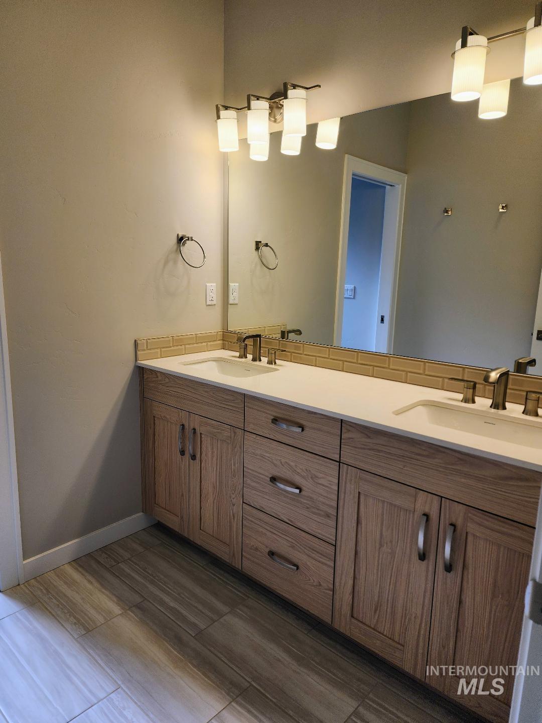 2408 S Hurd Ave., Nampa, Idaho 83686, 3 Bedrooms, 2 Bathrooms, Residential For Sale, Price $634,900,MLS 98973402