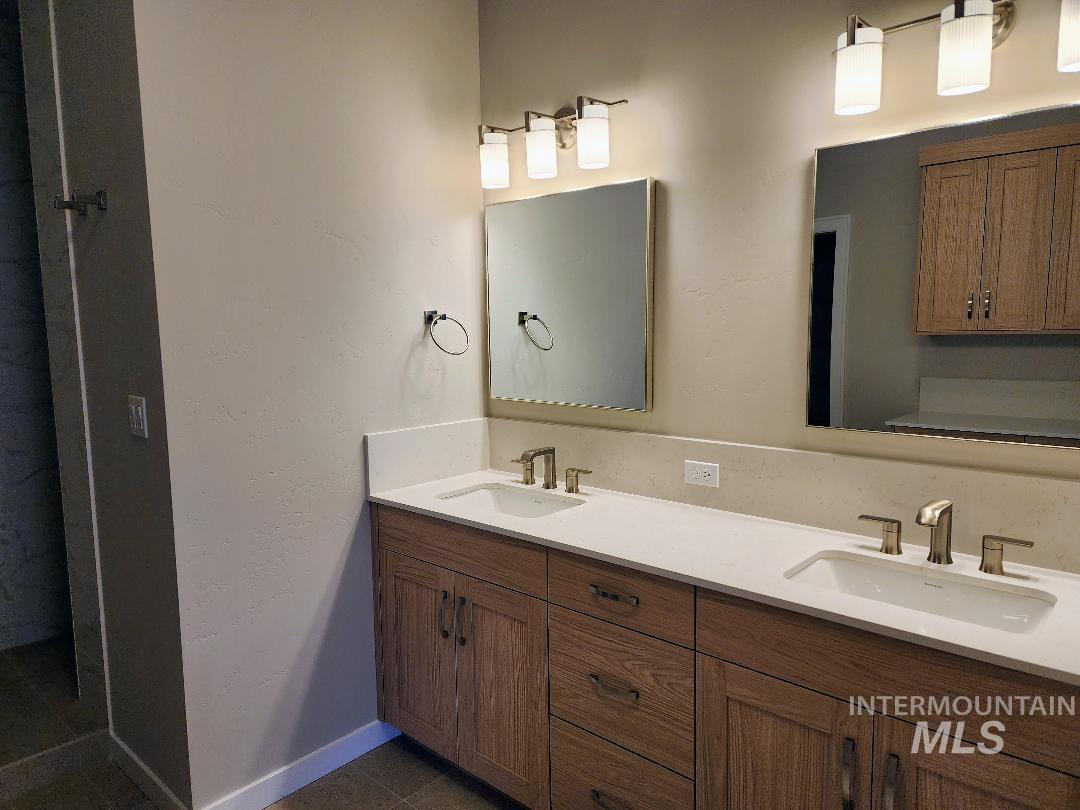 2408 S Hurd Ave., Nampa, Idaho 83686, 3 Bedrooms, 2 Bathrooms, Residential For Sale, Price $634,900,MLS 98973402