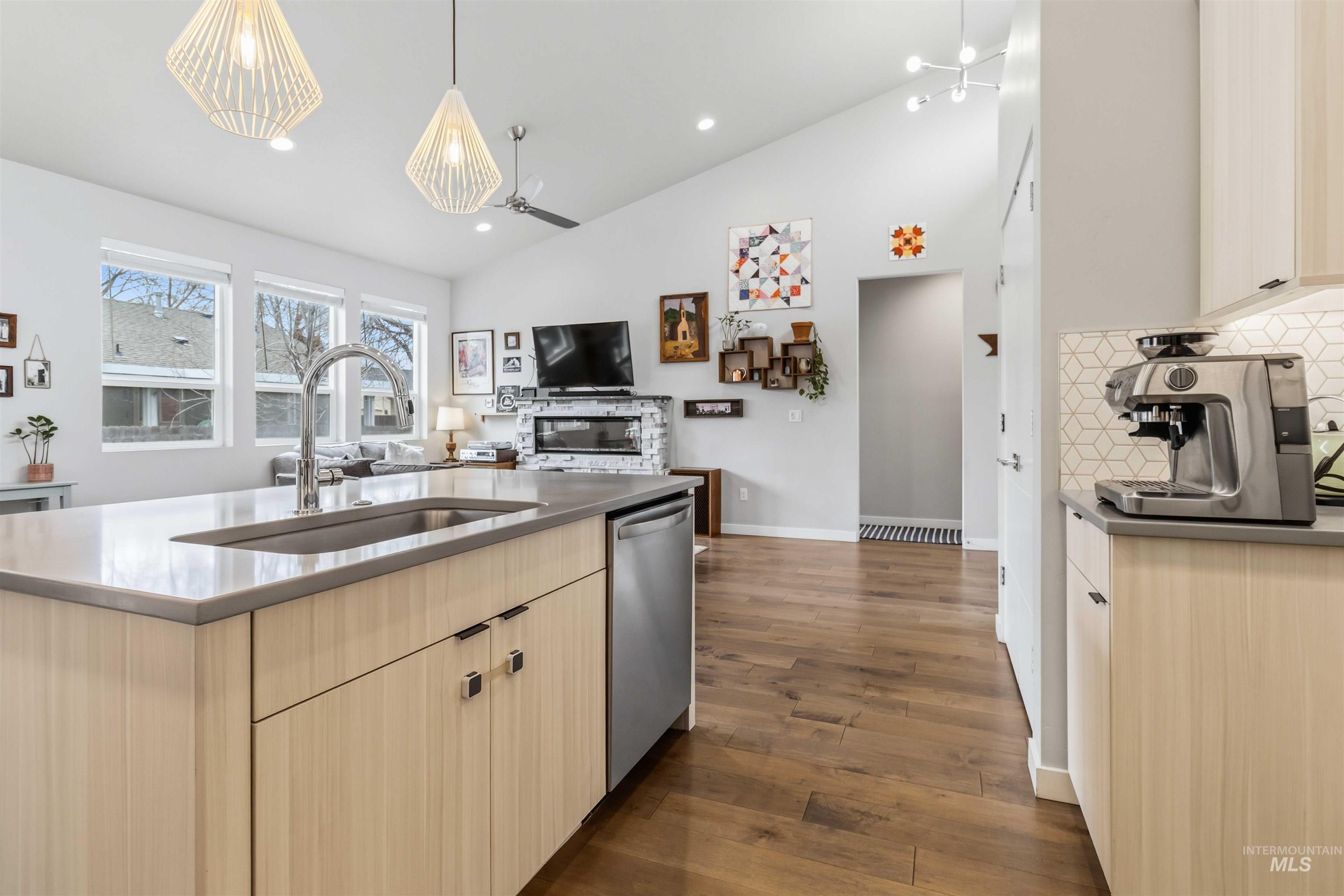 5961 W Lucky Lane, Boise, Idaho 83703, 3 Bedrooms, 2 Bathrooms, Residential For Sale, Price $529,900,MLS 98973404