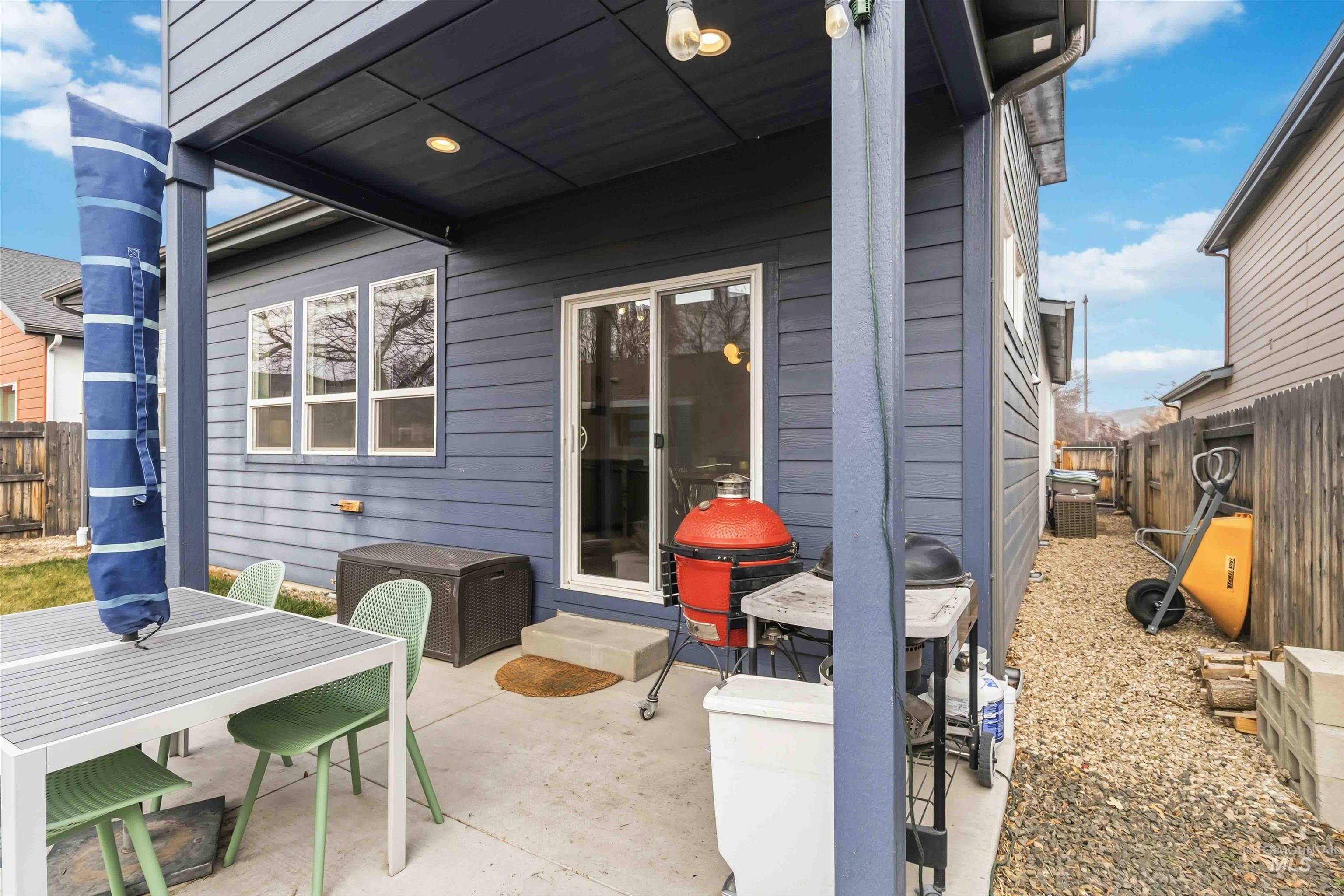 5961 W Lucky Lane, Boise, Idaho 83703, 3 Bedrooms, 2 Bathrooms, Residential For Sale, Price $529,900,MLS 98973404