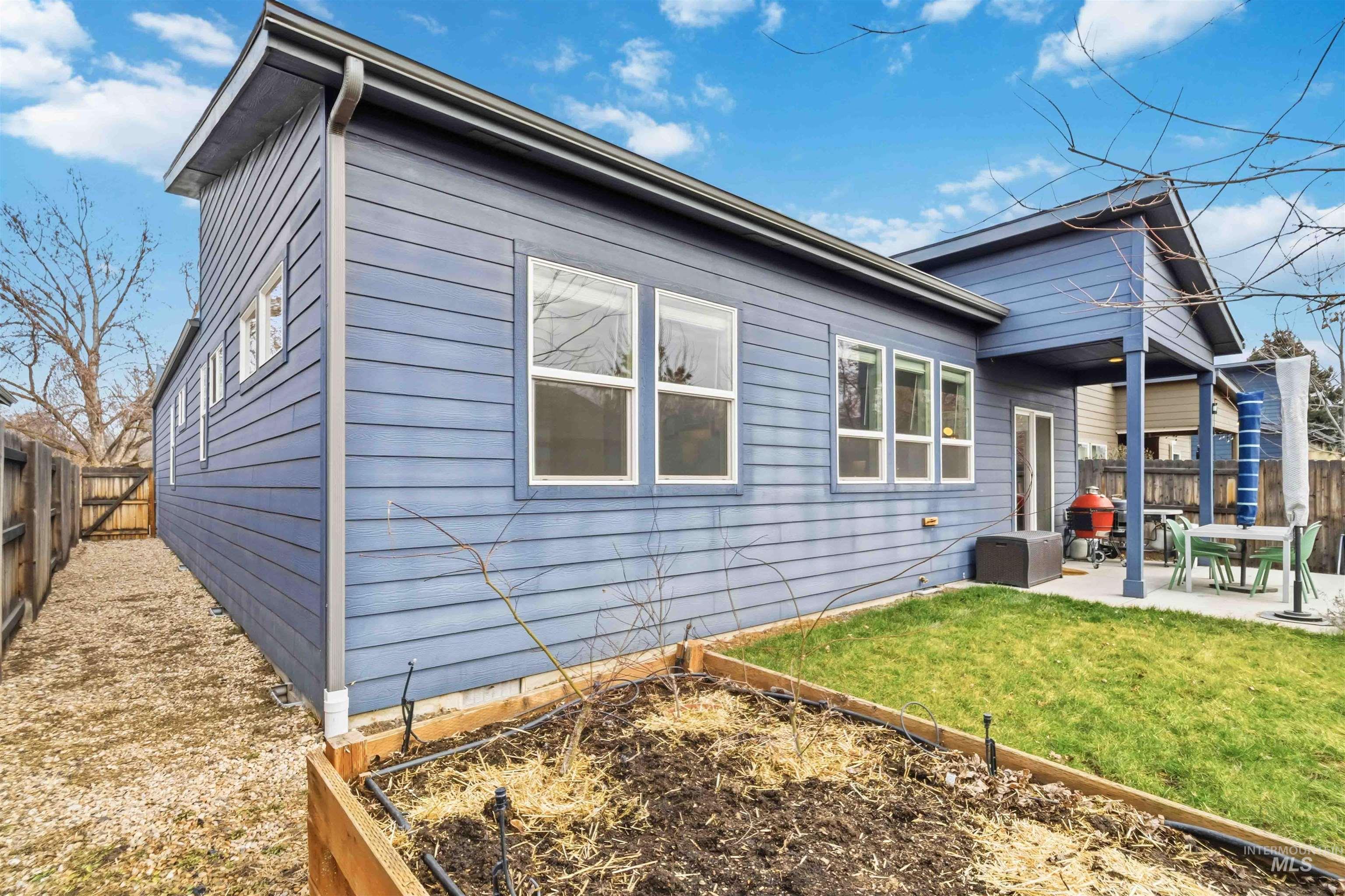 5961 W Lucky Lane, Boise, Idaho 83703, 3 Bedrooms, 2 Bathrooms, Residential For Sale, Price $529,900,MLS 98973404