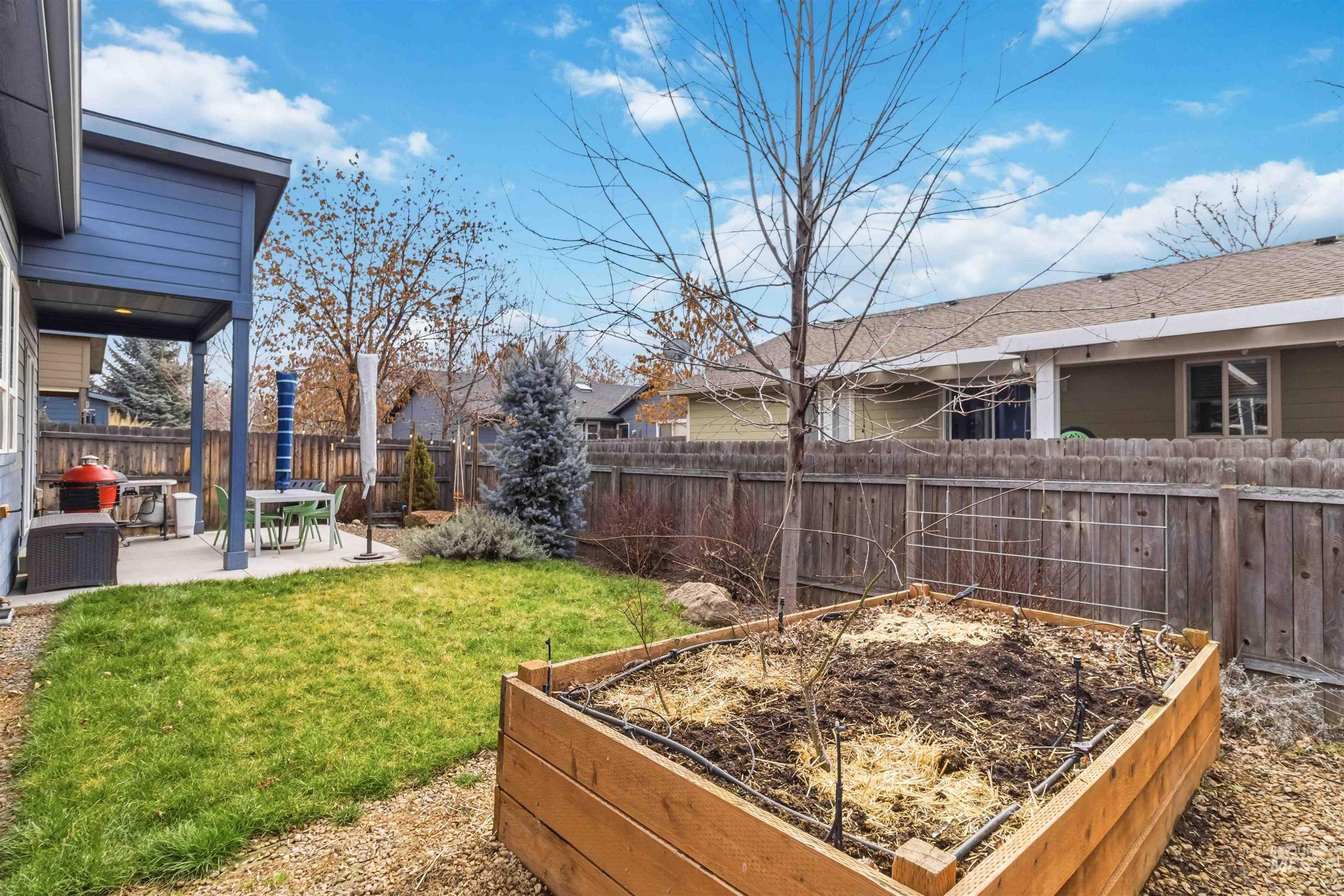 5961 W Lucky Lane, Boise, Idaho 83703, 3 Bedrooms, 2 Bathrooms, Residential For Sale, Price $529,900,MLS 98973404