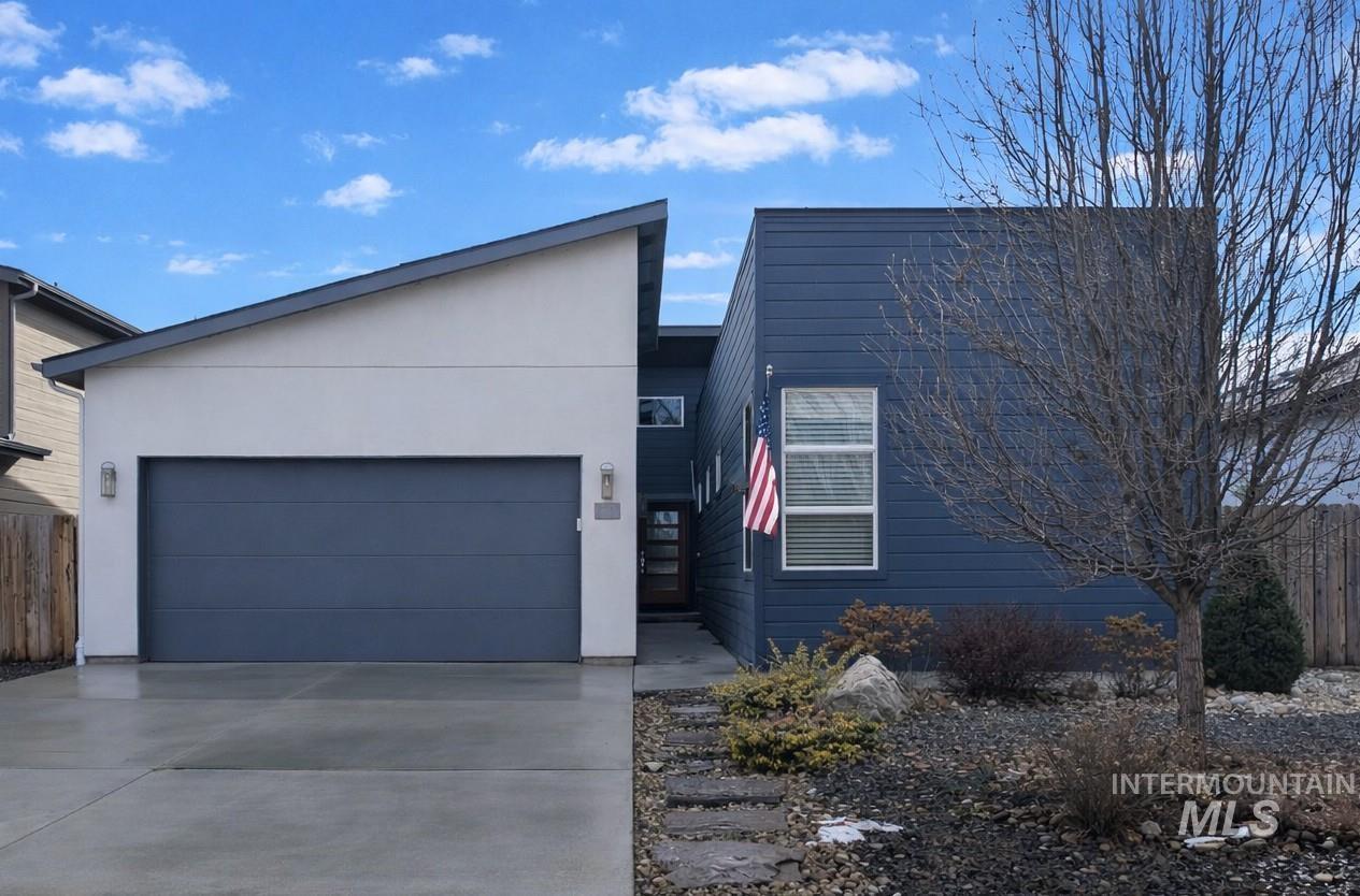 5961 W Lucky Lane, Boise, Idaho 83703, 3 Bedrooms, 2 Bathrooms, Residential For Sale, Price $529,900,MLS 98973404