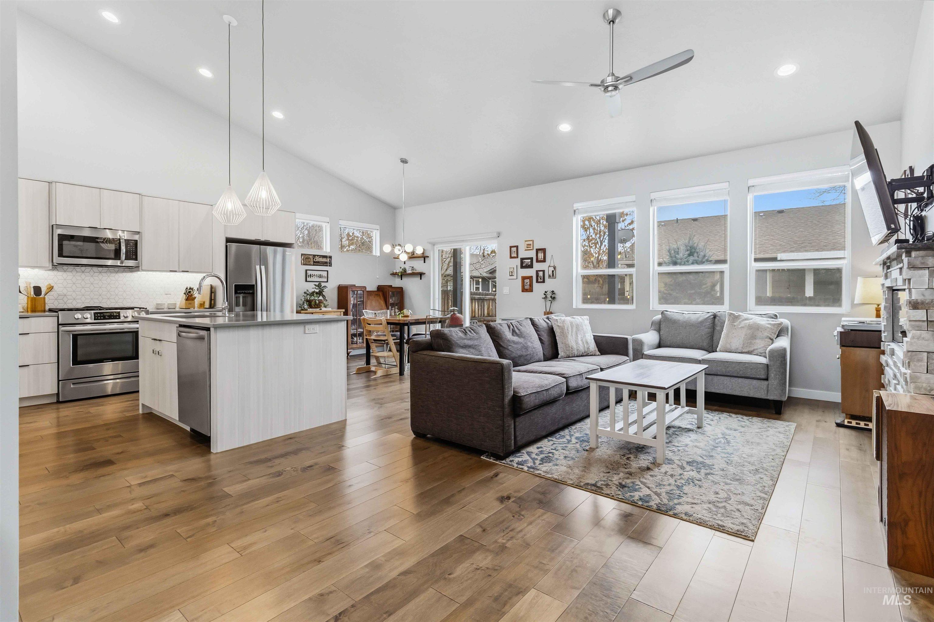 5961 W Lucky Lane, Boise, Idaho 83703, 3 Bedrooms, 2 Bathrooms, Residential For Sale, Price $529,900,MLS 98973404