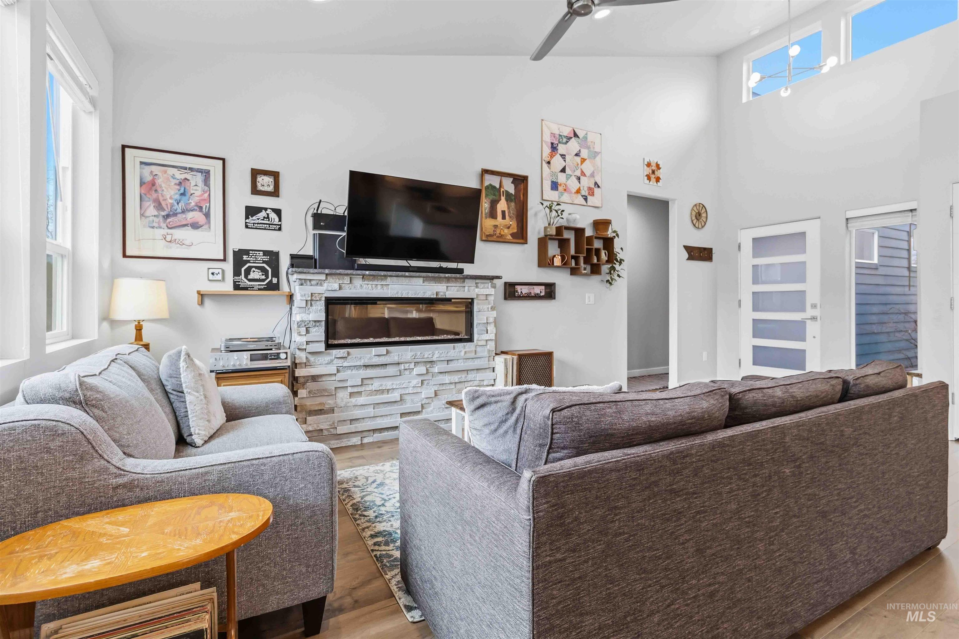 5961 W Lucky Lane, Boise, Idaho 83703, 3 Bedrooms, 2 Bathrooms, Residential For Sale, Price $529,900,MLS 98973404