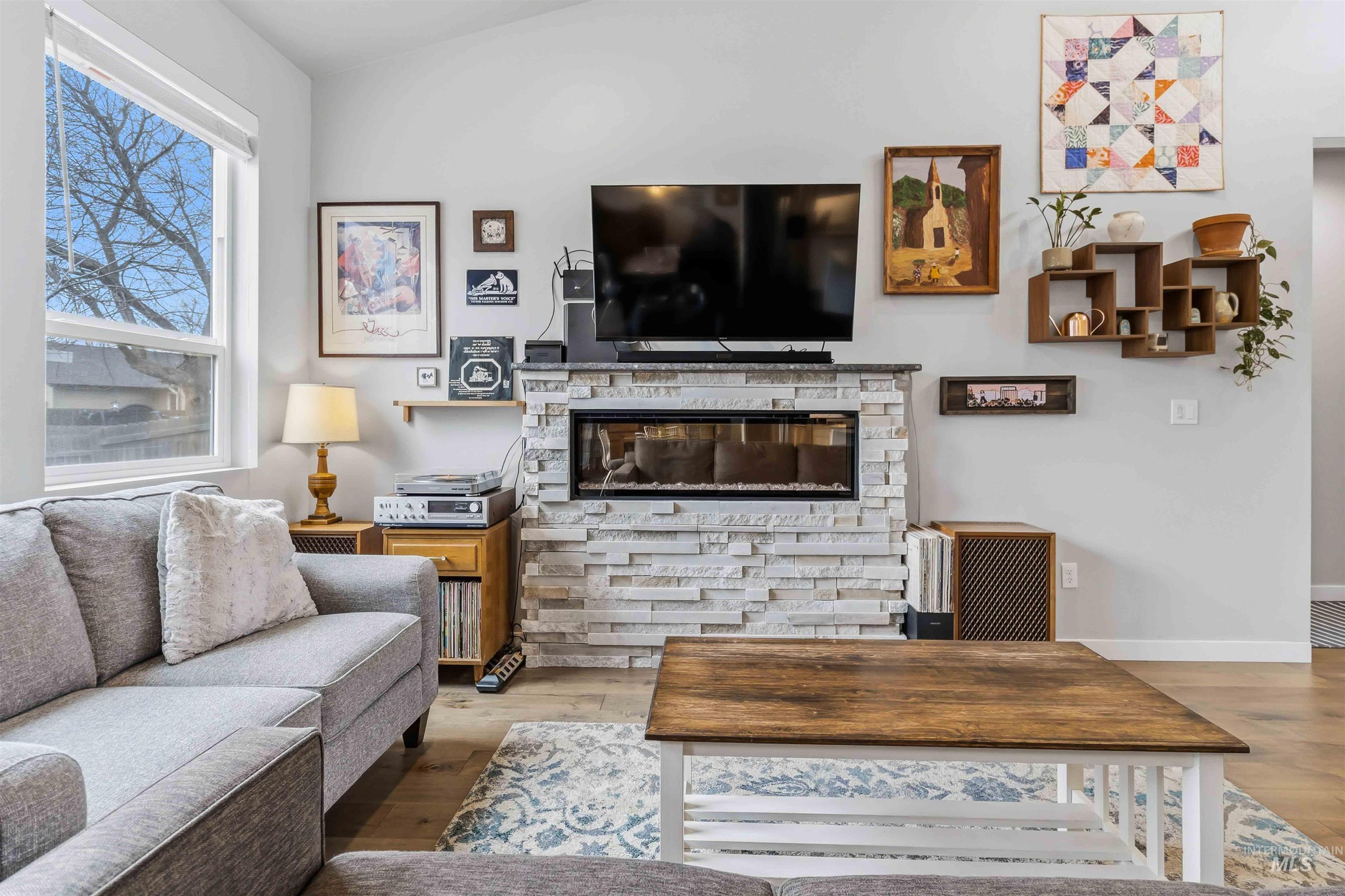 5961 W Lucky Lane, Boise, Idaho 83703, 3 Bedrooms, 2 Bathrooms, Residential For Sale, Price $529,900,MLS 98973404