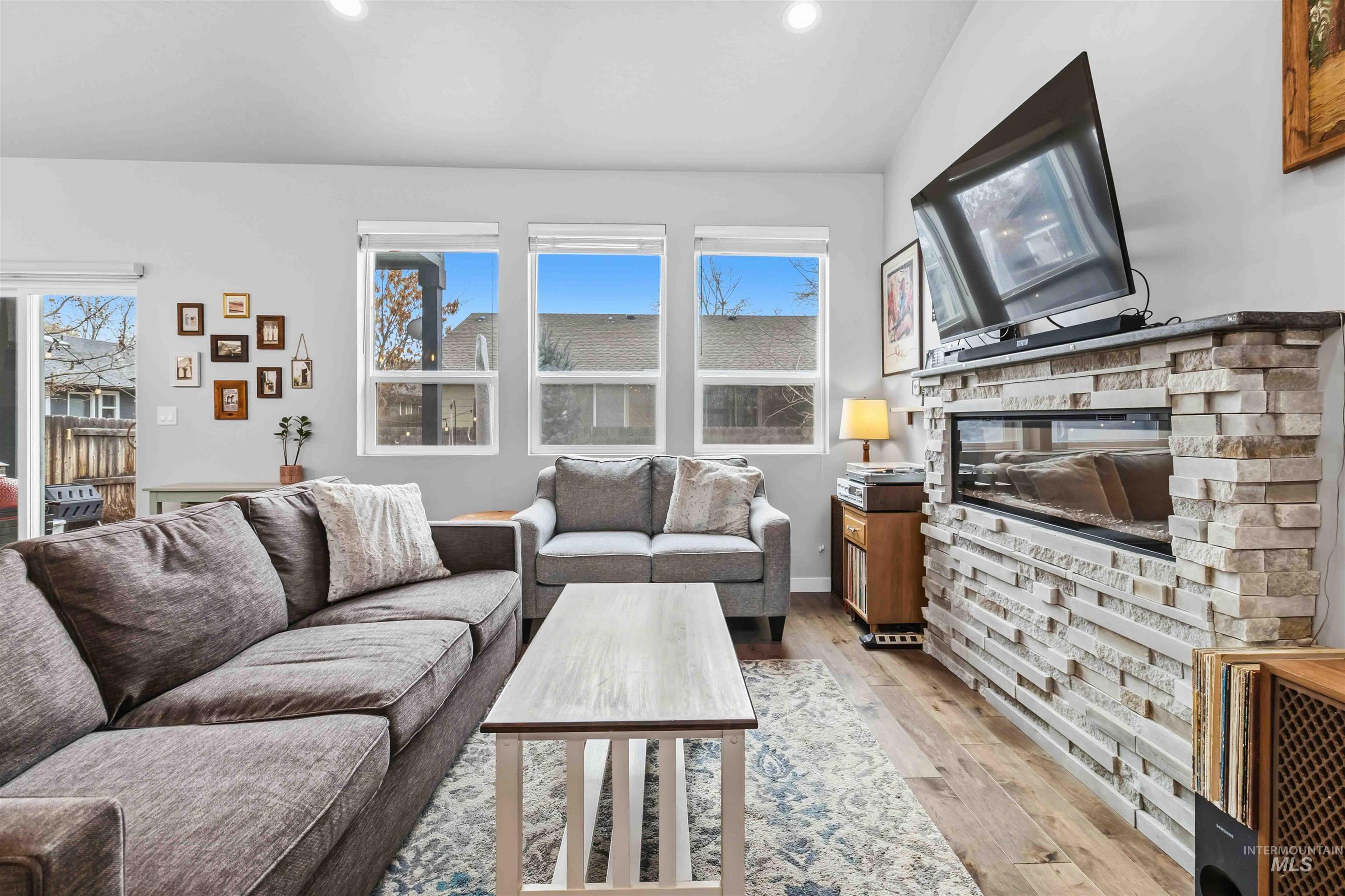 5961 W Lucky Lane, Boise, Idaho 83703, 3 Bedrooms, 2 Bathrooms, Residential For Sale, Price $529,900,MLS 98973404