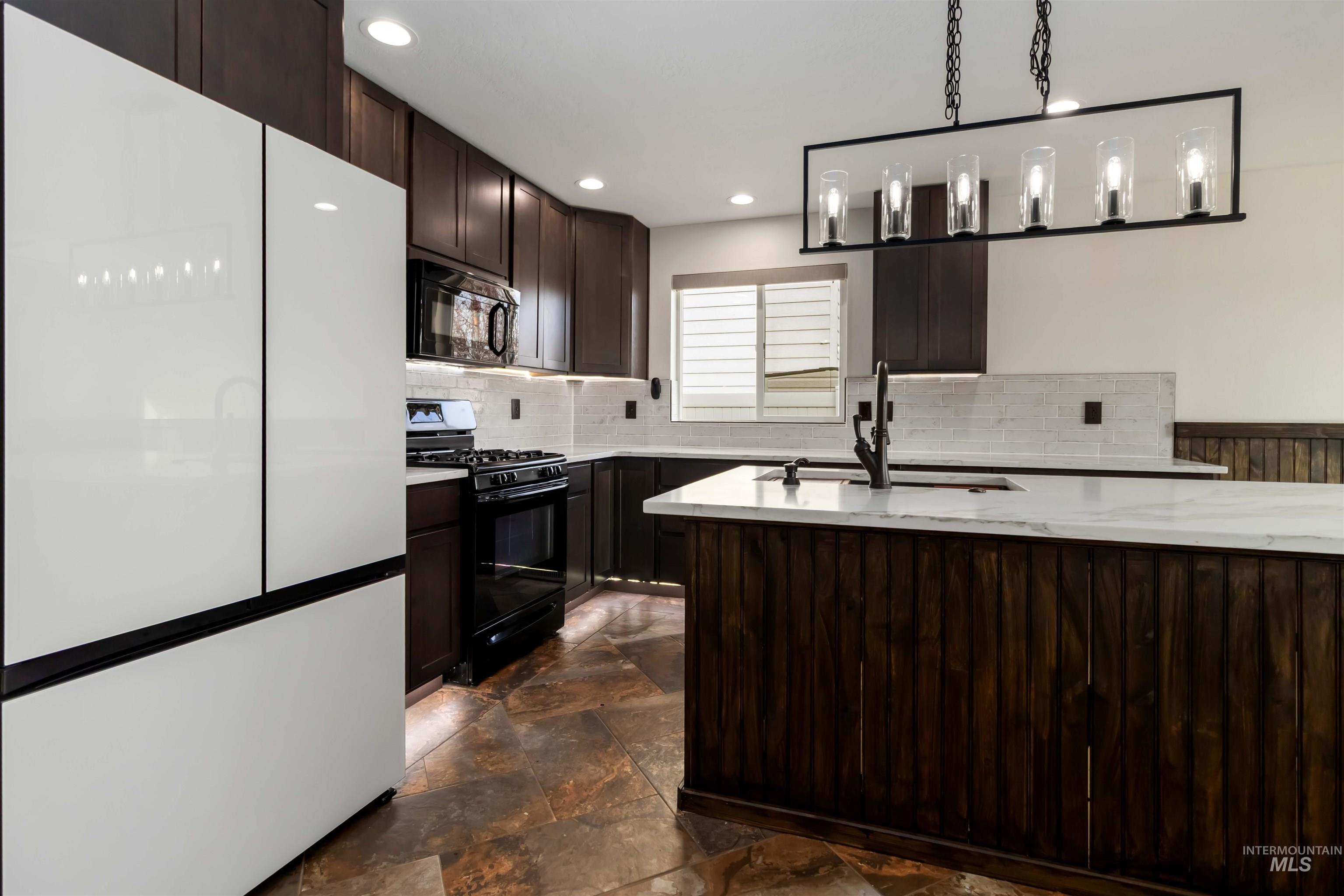 18380 Harvester Ave, Nampa, Idaho 83687, 3 Bedrooms, 2 Bathrooms, Residential For Sale, Price $460,000,MLS 98973406