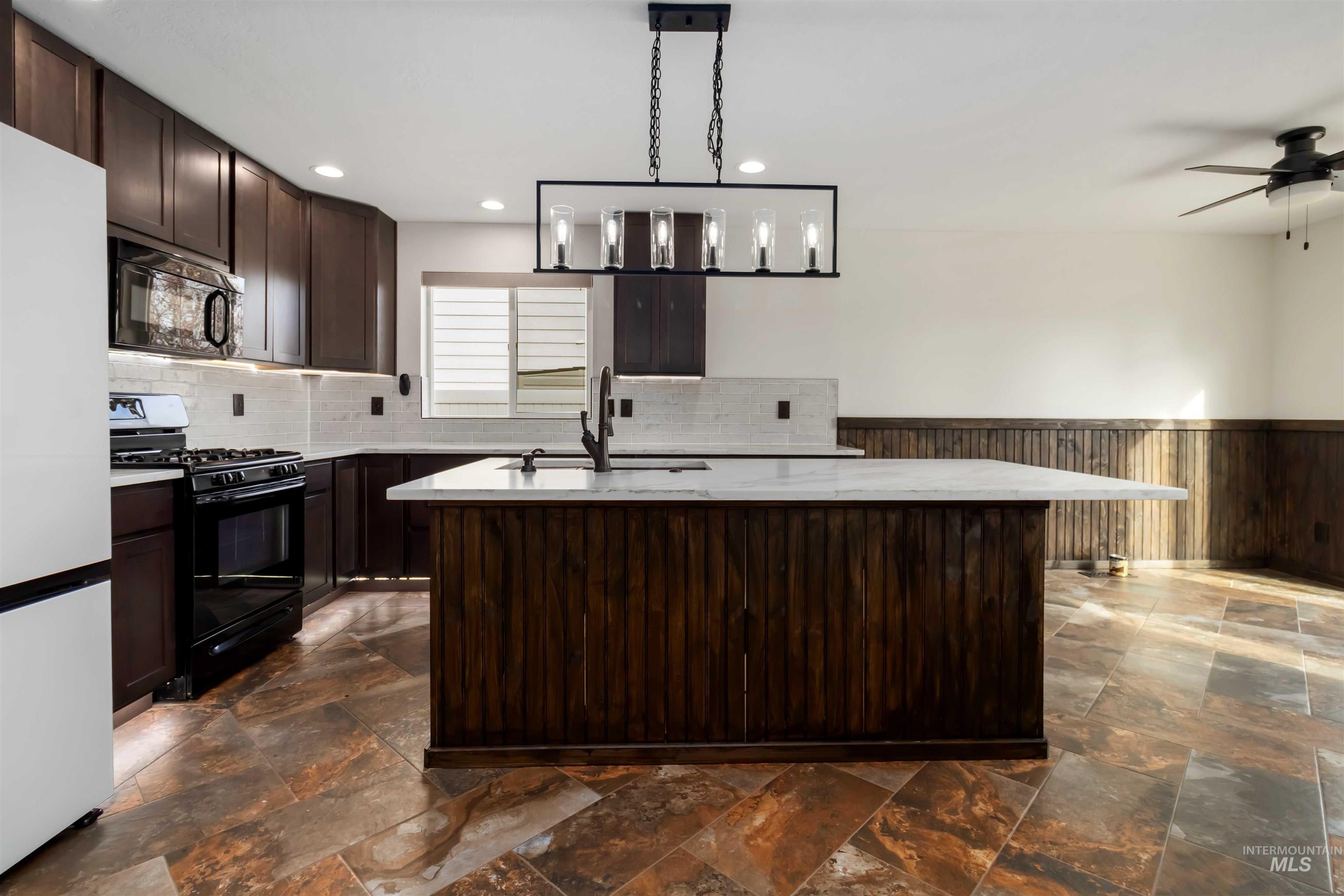 18380 Harvester Ave, Nampa, Idaho 83687, 3 Bedrooms, 2 Bathrooms, Residential For Sale, Price $460,000,MLS 98973406