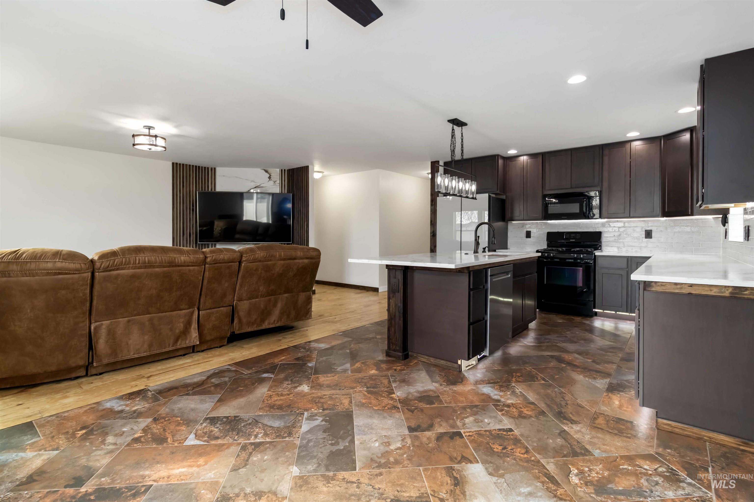 18380 Harvester Ave, Nampa, Idaho 83687, 3 Bedrooms, 2 Bathrooms, Residential For Sale, Price $460,000,MLS 98973406