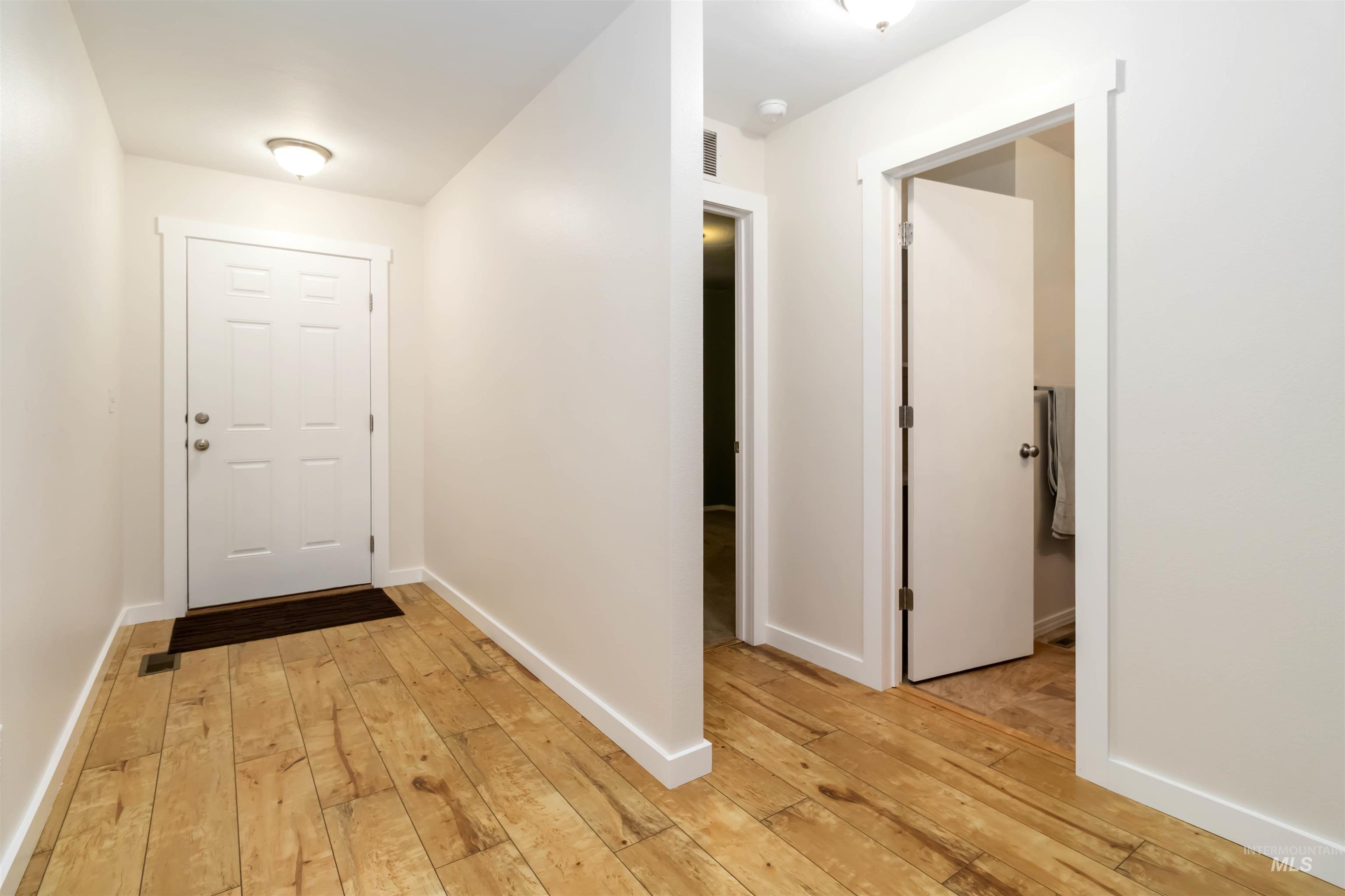 18380 Harvester Ave, Nampa, Idaho 83687, 3 Bedrooms, 2 Bathrooms, Residential For Sale, Price $460,000,MLS 98973406