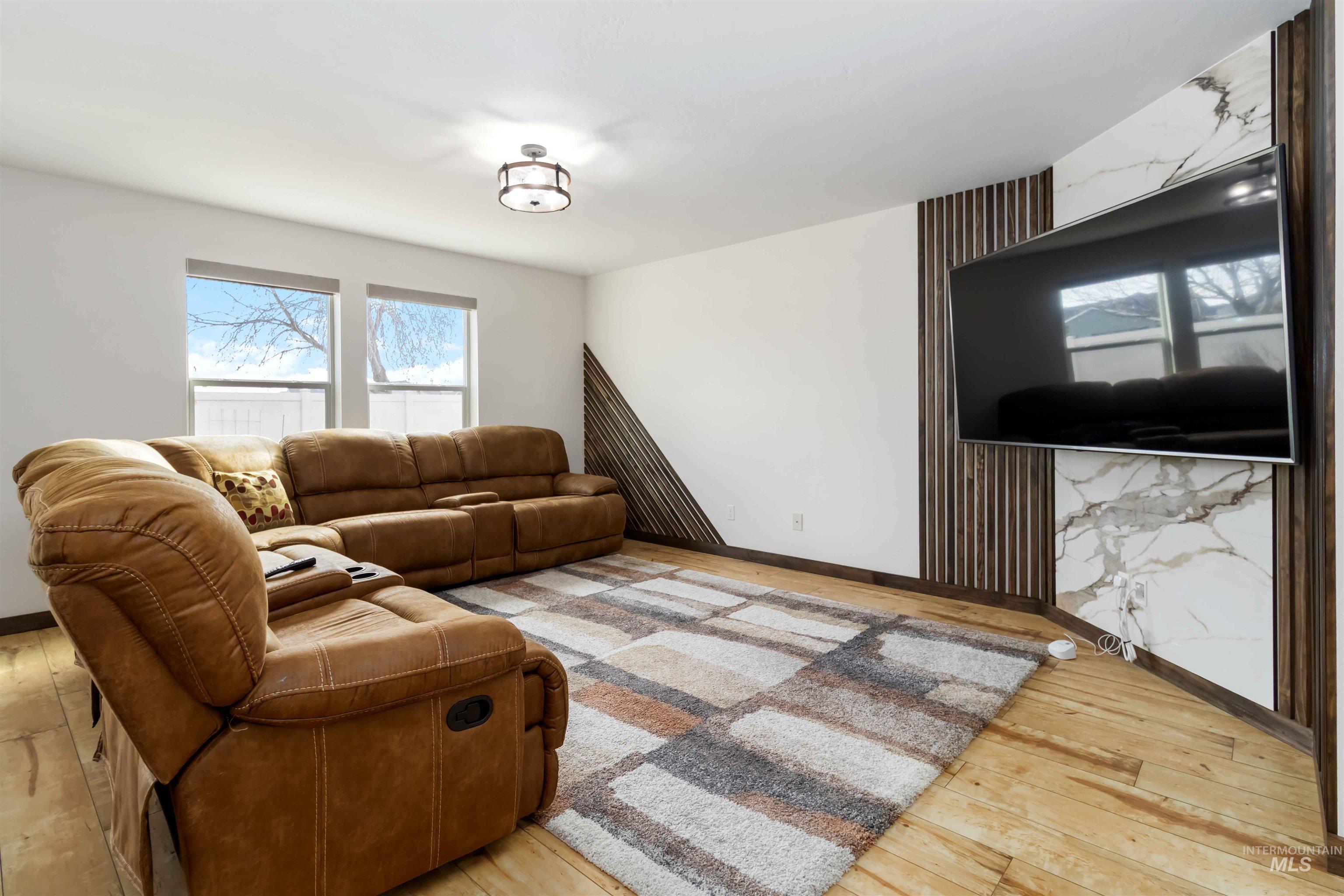 18380 Harvester Ave, Nampa, Idaho 83687, 3 Bedrooms, 2 Bathrooms, Residential For Sale, Price $460,000,MLS 98973406