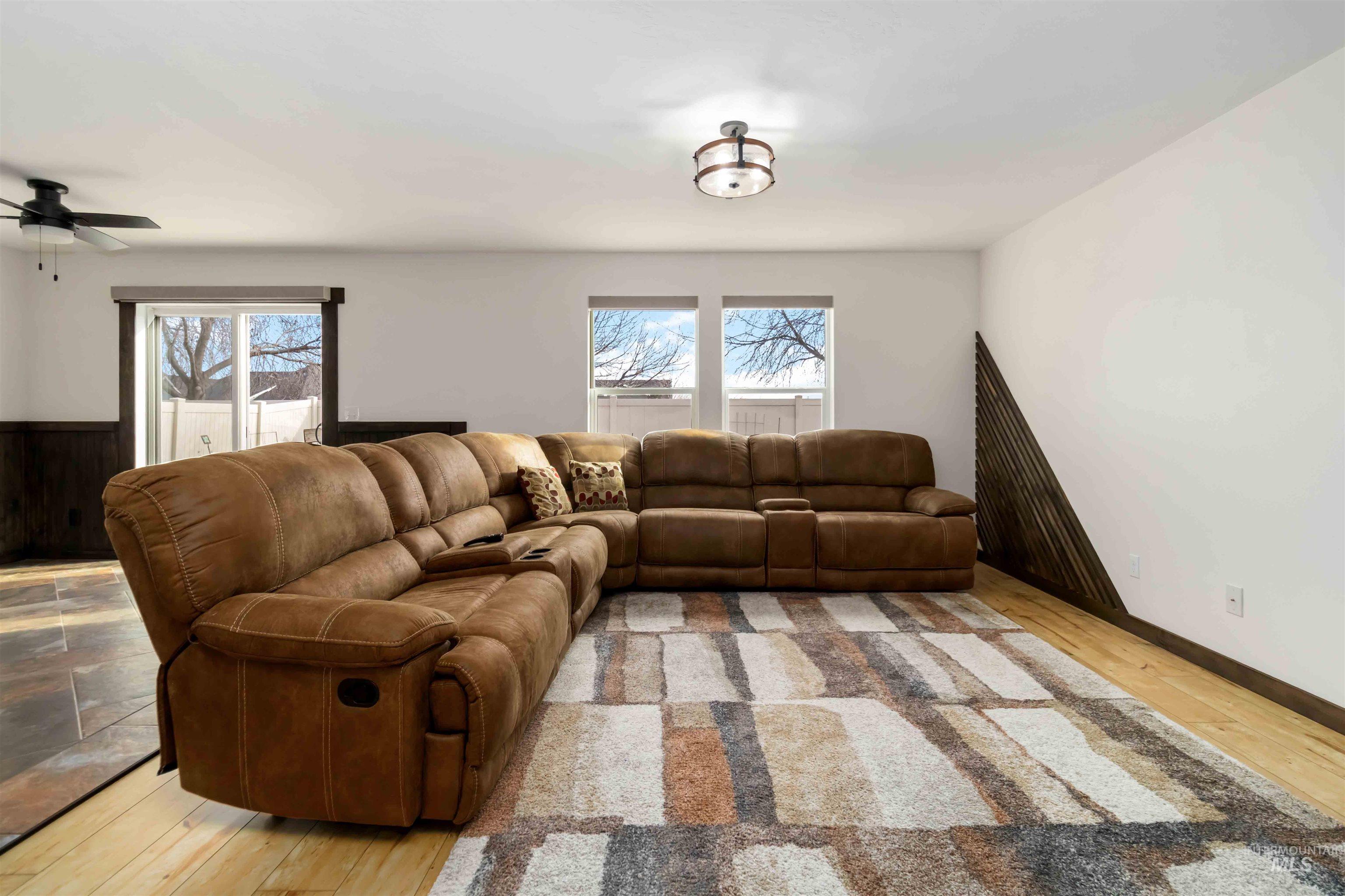 18380 Harvester Ave, Nampa, Idaho 83687, 3 Bedrooms, 2 Bathrooms, Residential For Sale, Price $460,000,MLS 98973406