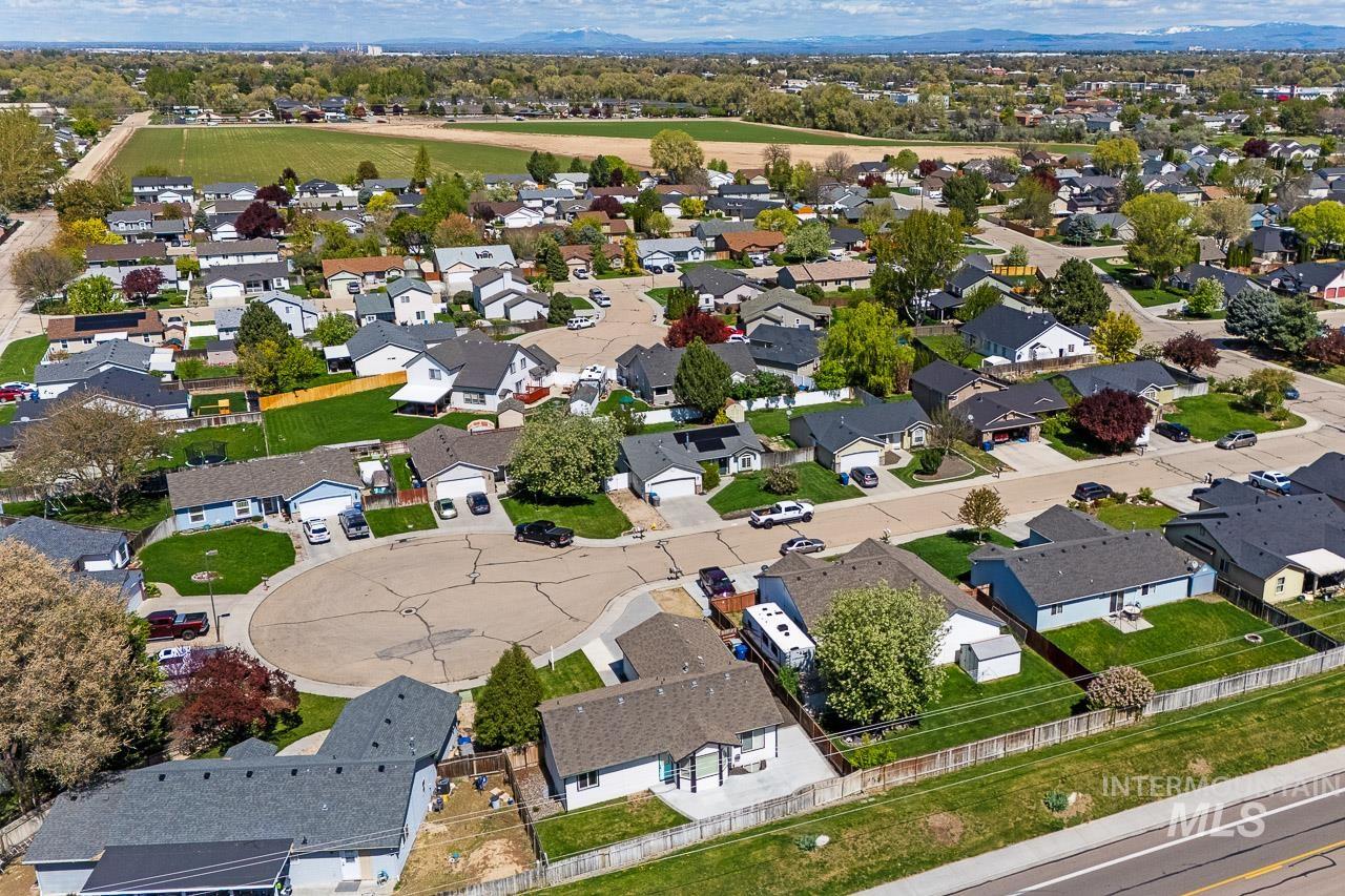 535 Seasons Ct, Nampa, Idaho 83686, 4 Bedrooms, 3 Bathrooms, Residential For Sale, Price $415,000, 98973409