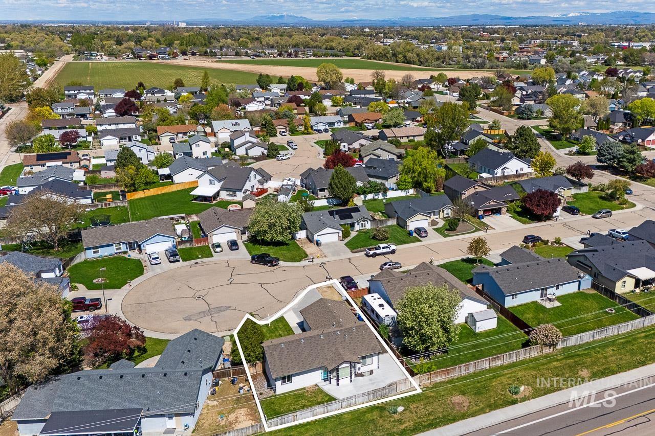 535 Seasons Ct, Nampa, Idaho 83686, 4 Bedrooms, 3 Bathrooms, Residential For Sale, Price $415,000, 98973409