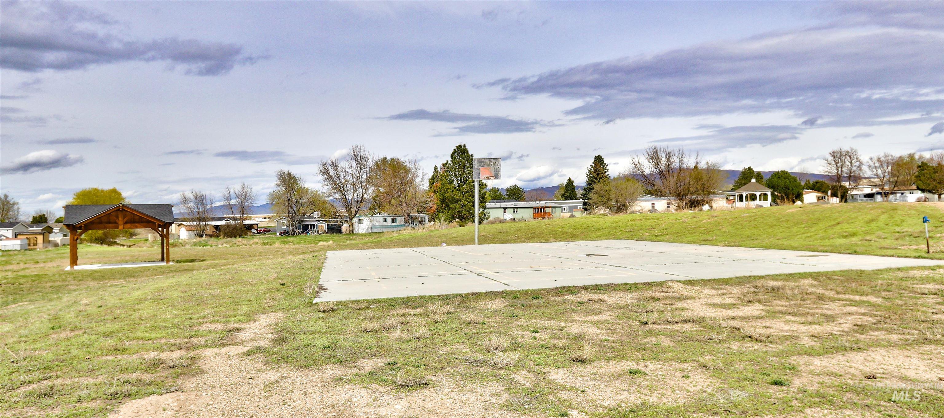 2119 E Blue Sage, Boise, Idaho 83716, 3 Bedrooms, 2 Bathrooms, Residential For Sale, Price $138,900,MLS 98973410