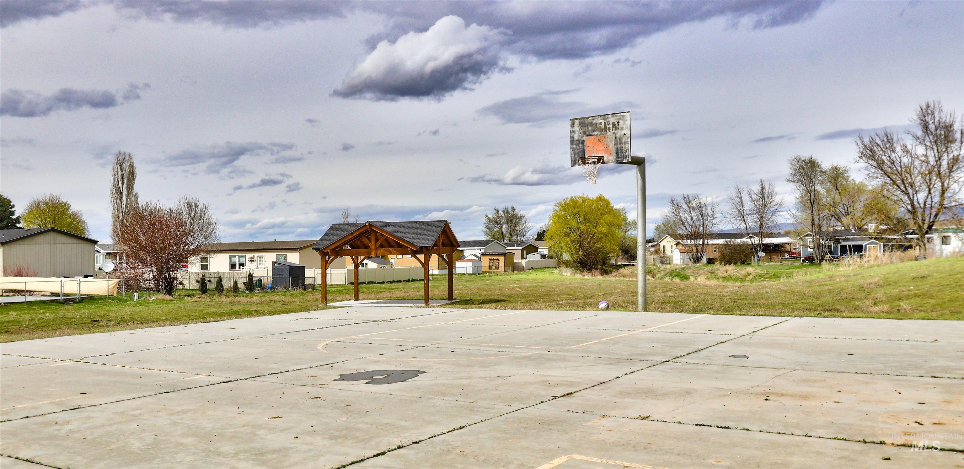 2119 E Blue Sage, Boise, Idaho 83716, 3 Bedrooms, 2 Bathrooms, Residential For Sale, Price $138,900,MLS 98973410