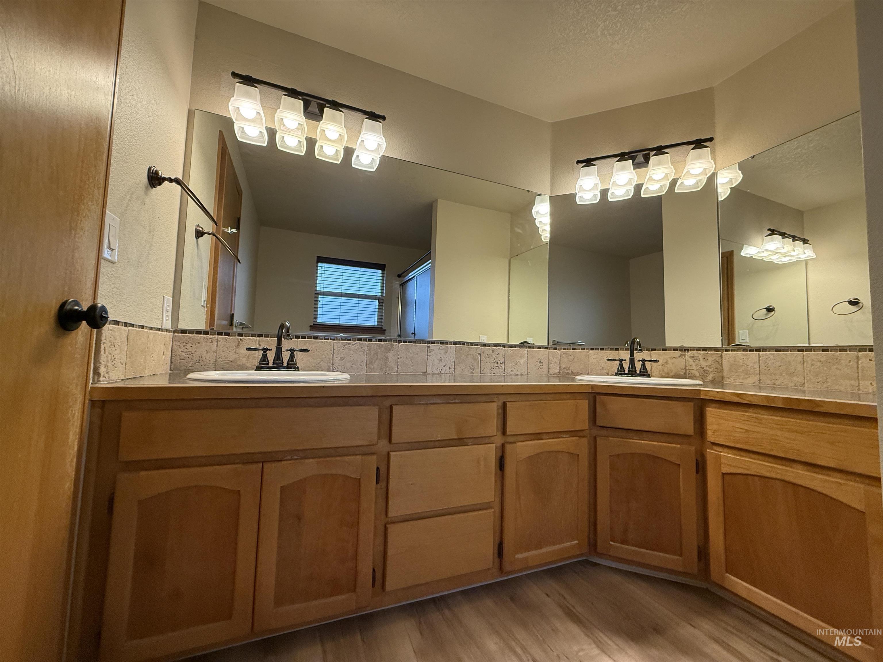 6169 N Portsmouth, Boise, Idaho 83714, 3 Bedrooms, 2 Bathrooms, Residential For Sale, Price $525,000,MLS 98973411