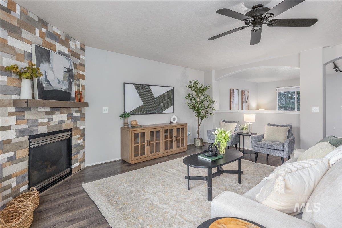 17282 N Ronan Avenue, Nampa, Idaho 83687, 4 Bedrooms, 2.5 Bathrooms, Residential For Sale, Price $439,900,MLS 98973414