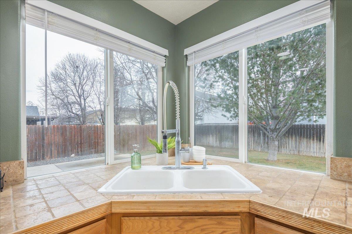 17282 N Ronan Avenue, Nampa, Idaho 83687, 4 Bedrooms, 2.5 Bathrooms, Residential For Sale, Price $439,900,MLS 98973414