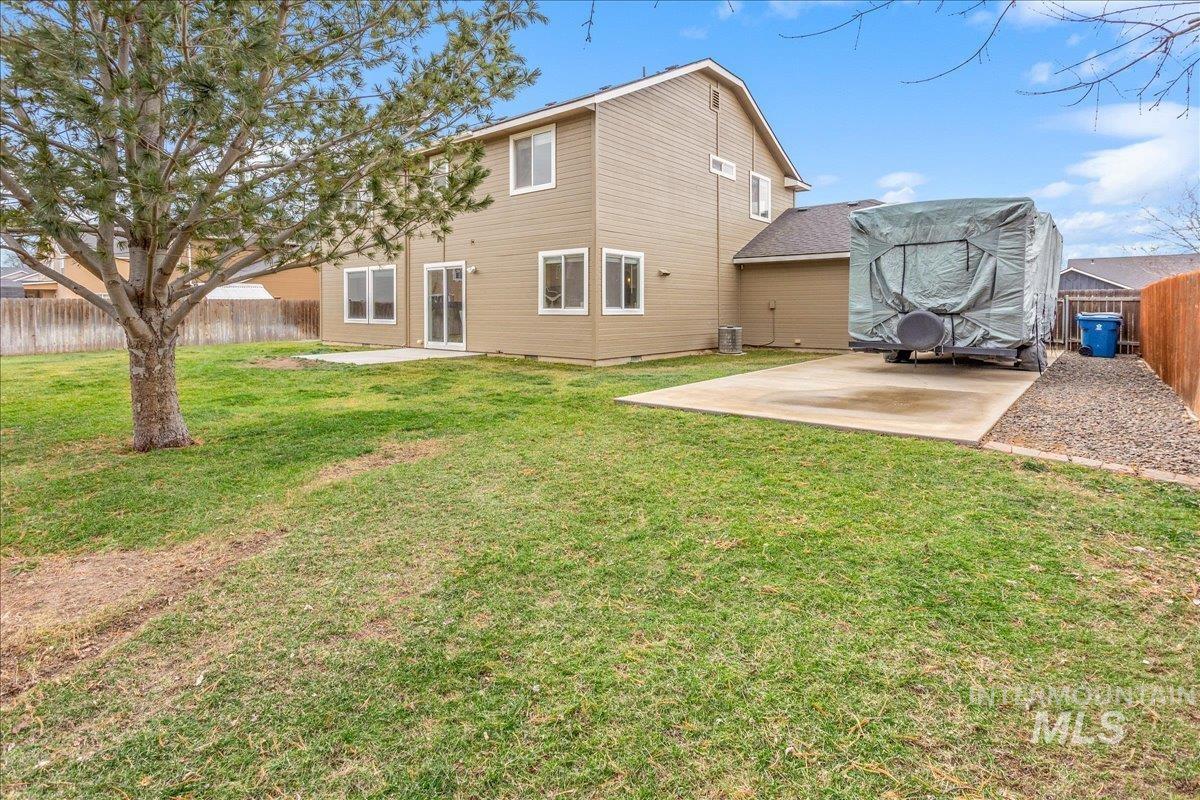 17282 N Ronan Avenue, Nampa, Idaho 83687, 4 Bedrooms, 2.5 Bathrooms, Residential For Sale, Price $439,900,MLS 98973414