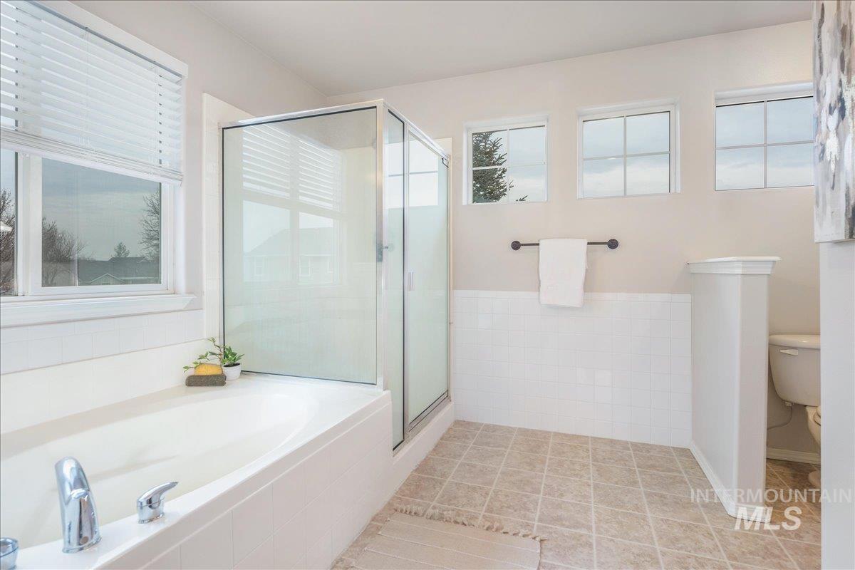 17282 N Ronan Avenue, Nampa, Idaho 83687, 4 Bedrooms, 2.5 Bathrooms, Residential For Sale, Price $439,900,MLS 98973414