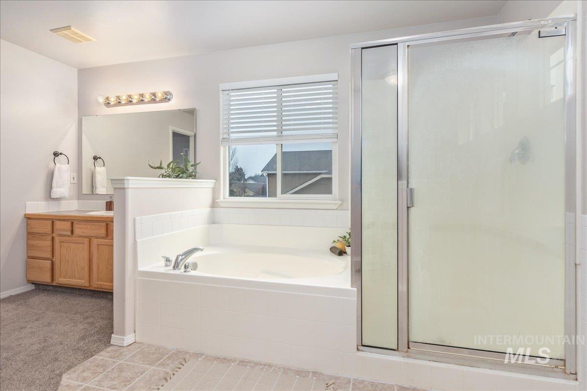 17282 N Ronan Avenue, Nampa, Idaho 83687, 4 Bedrooms, 2.5 Bathrooms, Residential For Sale, Price $439,900,MLS 98973414