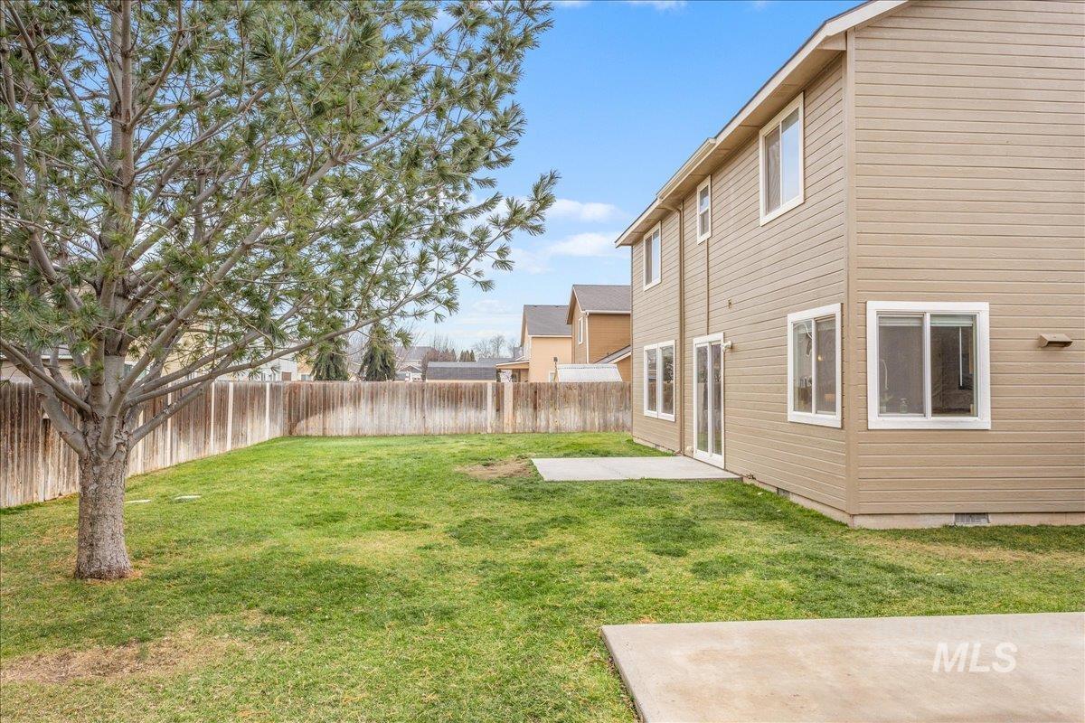 17282 N Ronan Avenue, Nampa, Idaho 83687, 4 Bedrooms, 2.5 Bathrooms, Residential For Sale, Price $439,900,MLS 98973414