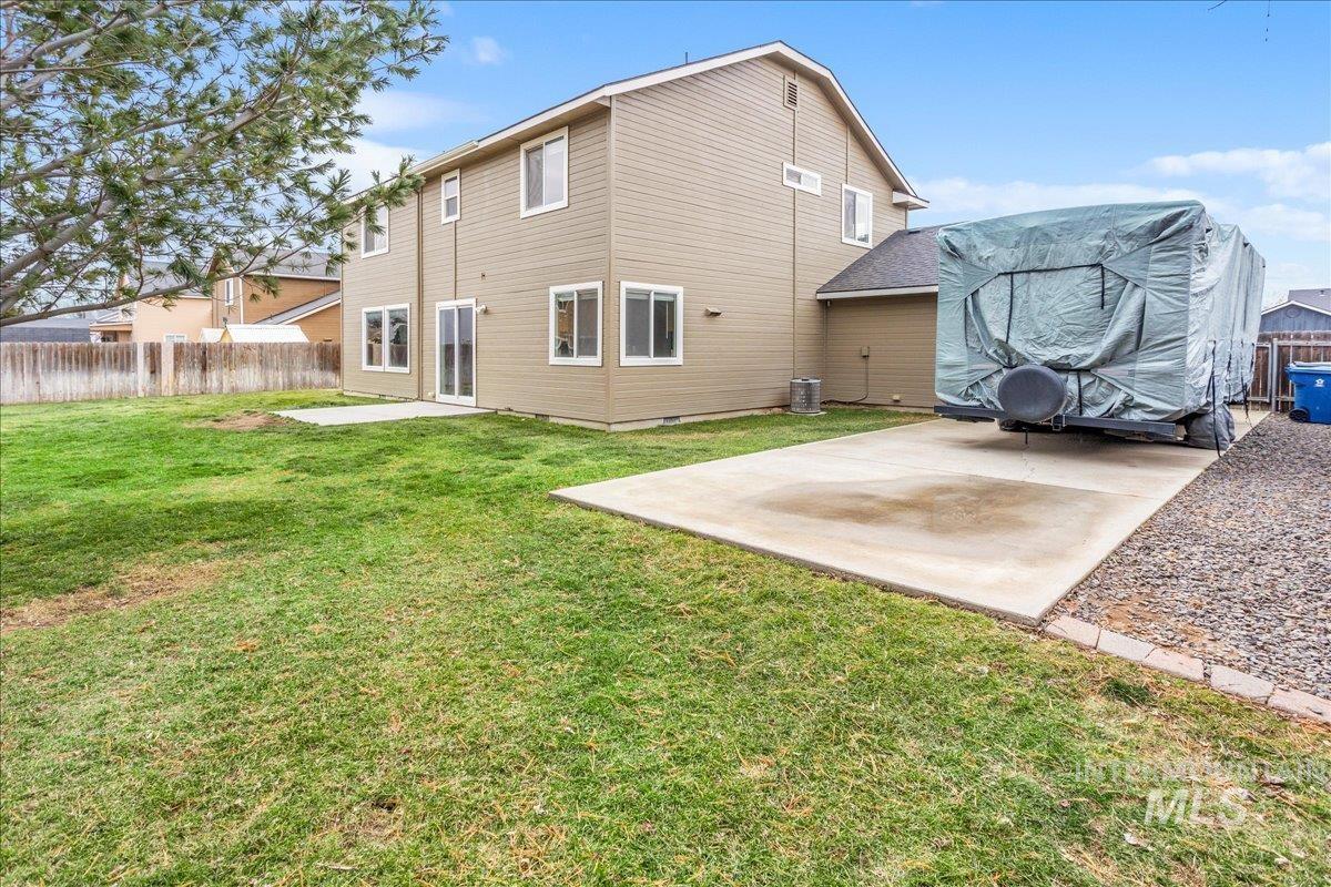 17282 N Ronan Avenue, Nampa, Idaho 83687, 4 Bedrooms, 2.5 Bathrooms, Residential For Sale, Price $439,900,MLS 98973414