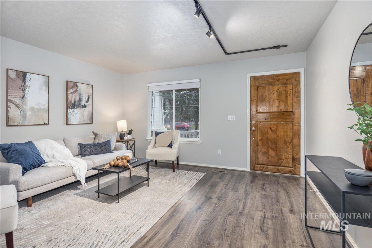 17282 N Ronan Avenue, Nampa, Idaho 83687, 4 Bedrooms, 2.5 Bathrooms, Residential For Sale, Price $439,900,MLS 98973414