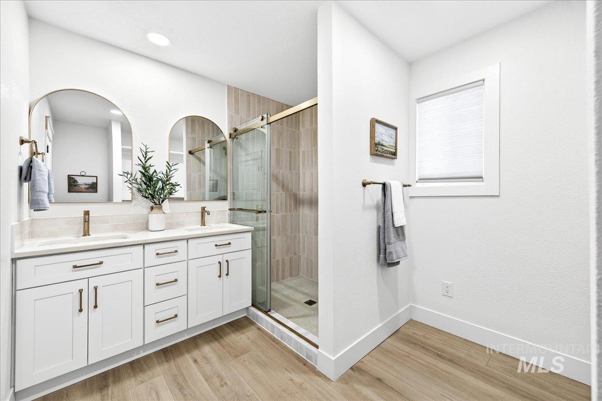 1118 N Dawn Dr., Boise, Idaho 83713, 4 Bedrooms, 2 Bathrooms, Residential For Sale, Price $679,900,MLS 98973415