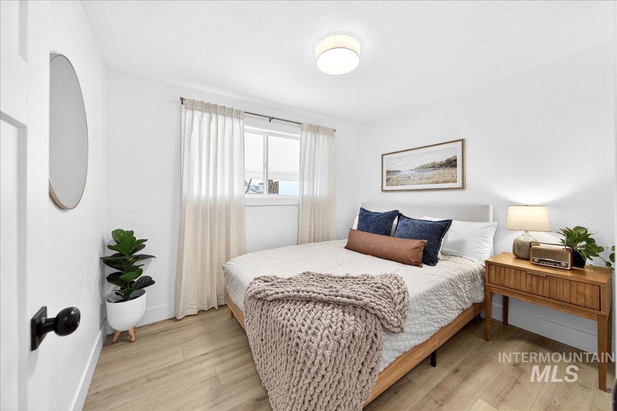 1118 N Dawn Dr., Boise, Idaho 83713, 4 Bedrooms, 2 Bathrooms, Residential For Sale, Price $679,900,MLS 98973415