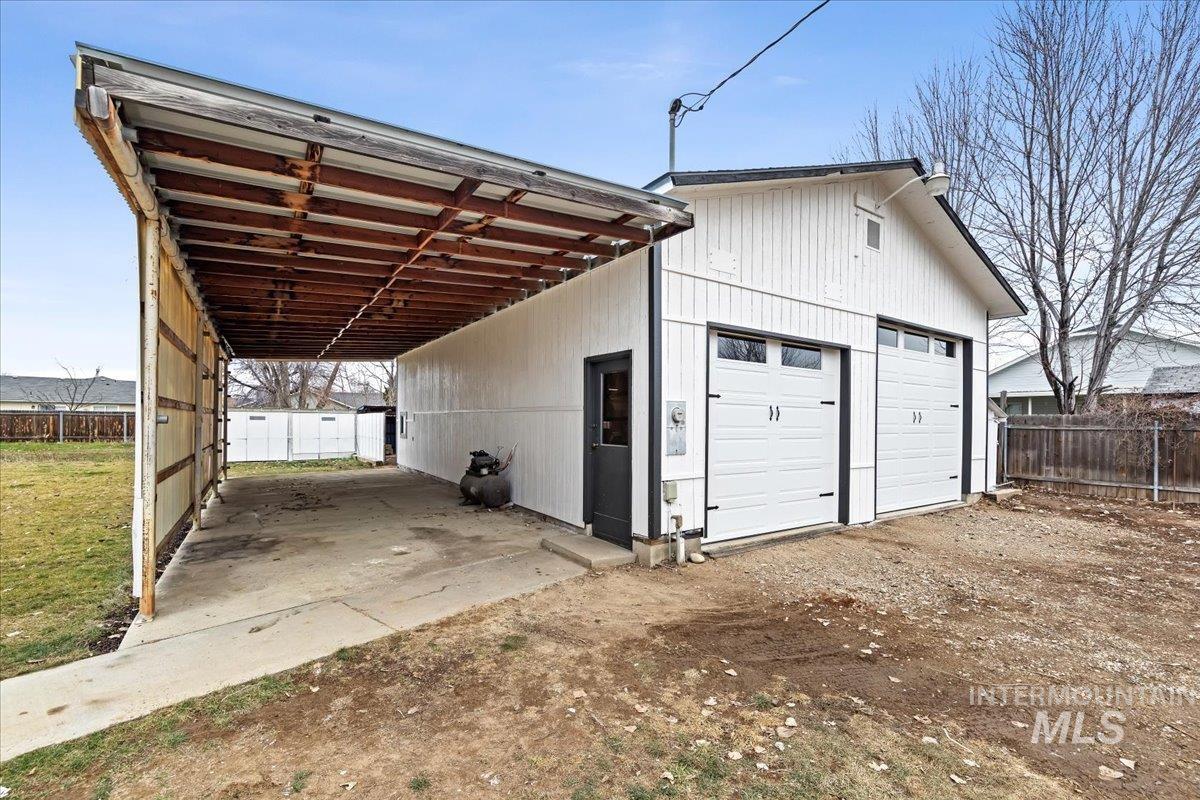 1118 N Dawn Dr., Boise, Idaho 83713, 4 Bedrooms, 2 Bathrooms, Residential For Sale, Price $679,900,MLS 98973415