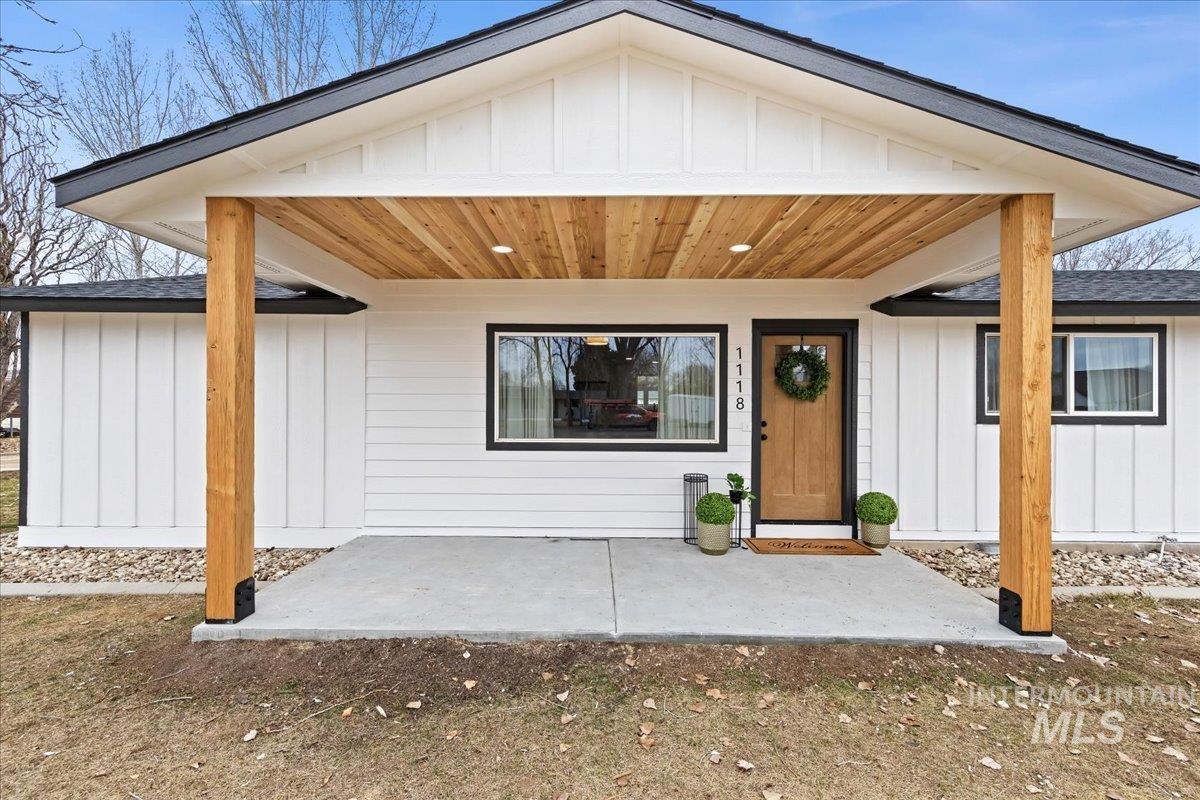 1118 N Dawn Dr., Boise, Idaho 83713, 4 Bedrooms, 2 Bathrooms, Residential For Sale, Price $679,900,MLS 98973415