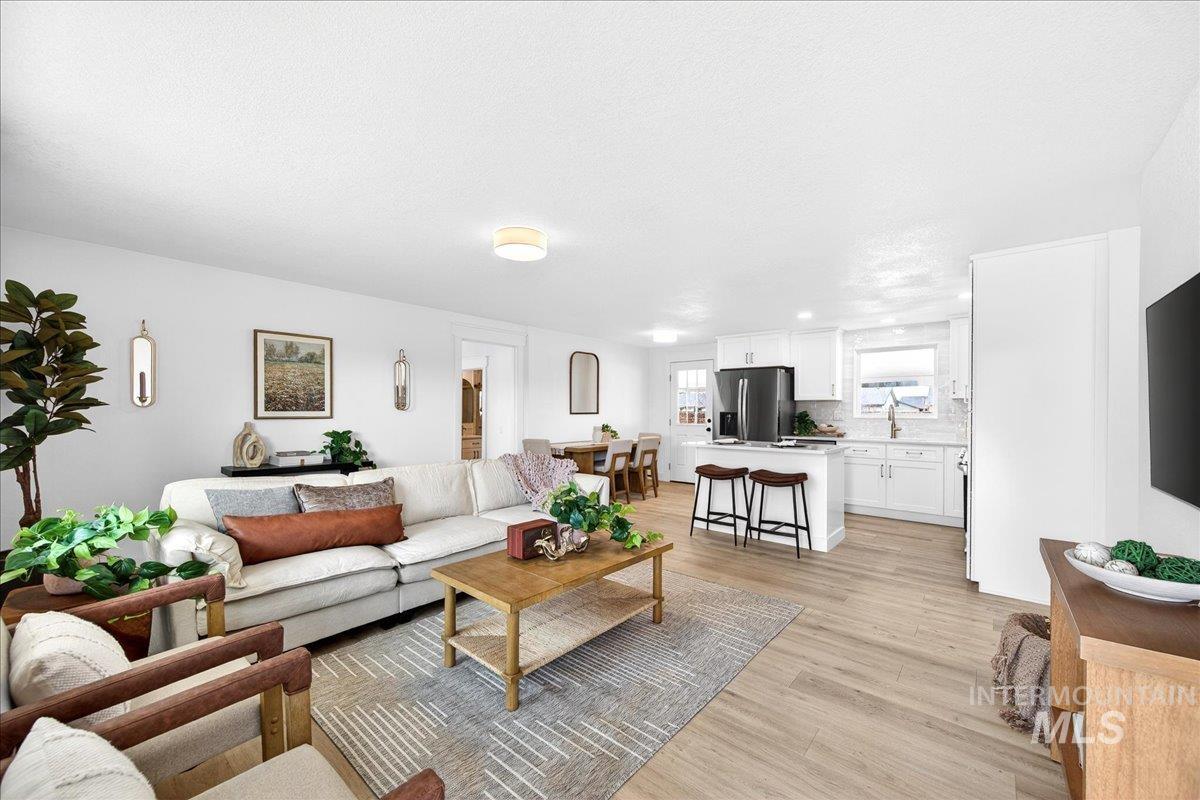 1118 N Dawn Dr., Boise, Idaho 83713, 4 Bedrooms, 2 Bathrooms, Residential For Sale, Price $679,900,MLS 98973415