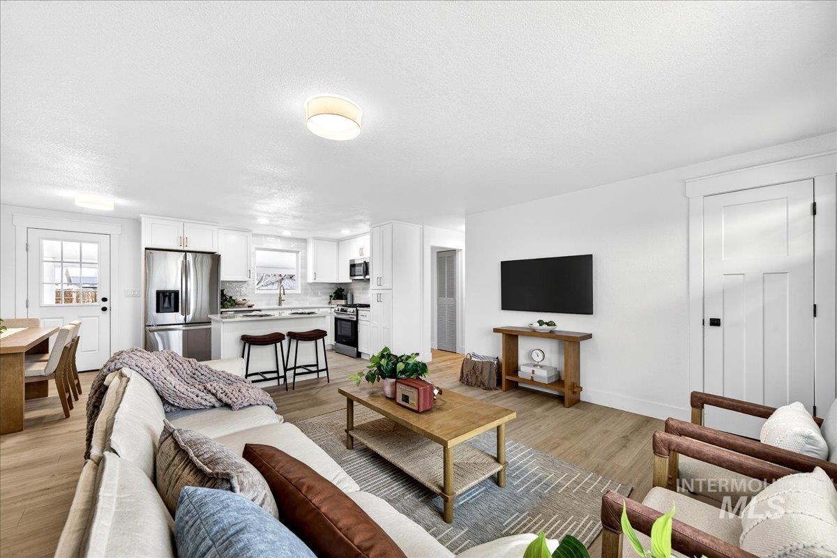 1118 N Dawn Dr., Boise, Idaho 83713, 4 Bedrooms, 2 Bathrooms, Residential For Sale, Price $679,900,MLS 98973415