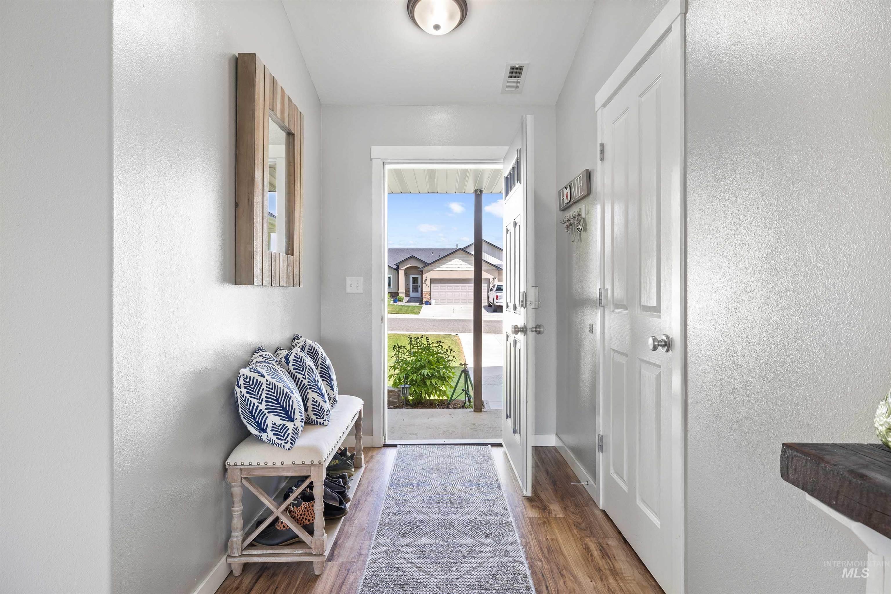 1509 N Cedar Street, Jerome, Idaho 83338, 3 Bedrooms, 2 Bathrooms, Residential For Sale, Price $359,000,MLS 98973417