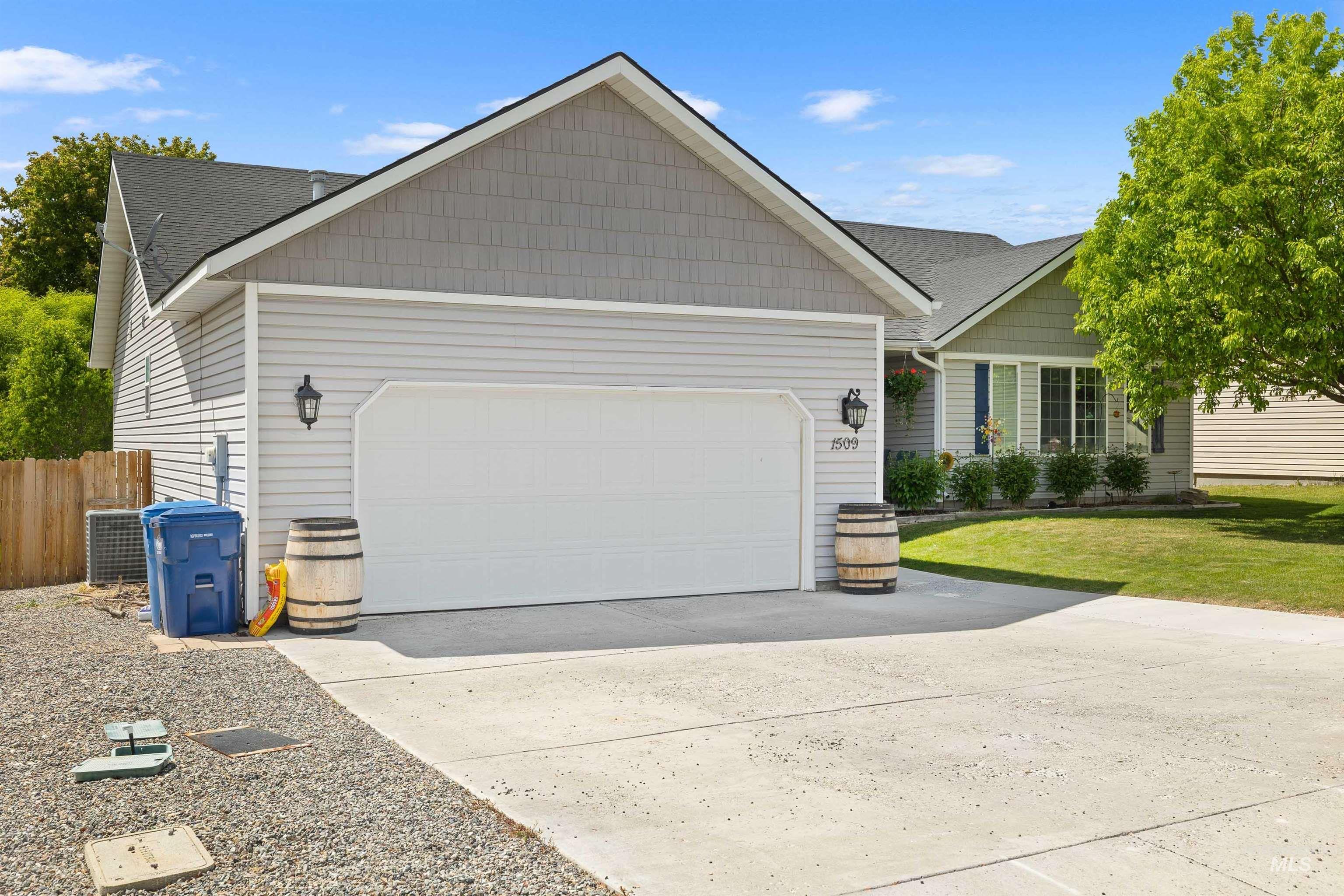 1509 N Cedar Street, Jerome, Idaho 83338, 3 Bedrooms, 2 Bathrooms, Residential For Sale, Price $359,000,MLS 98973417