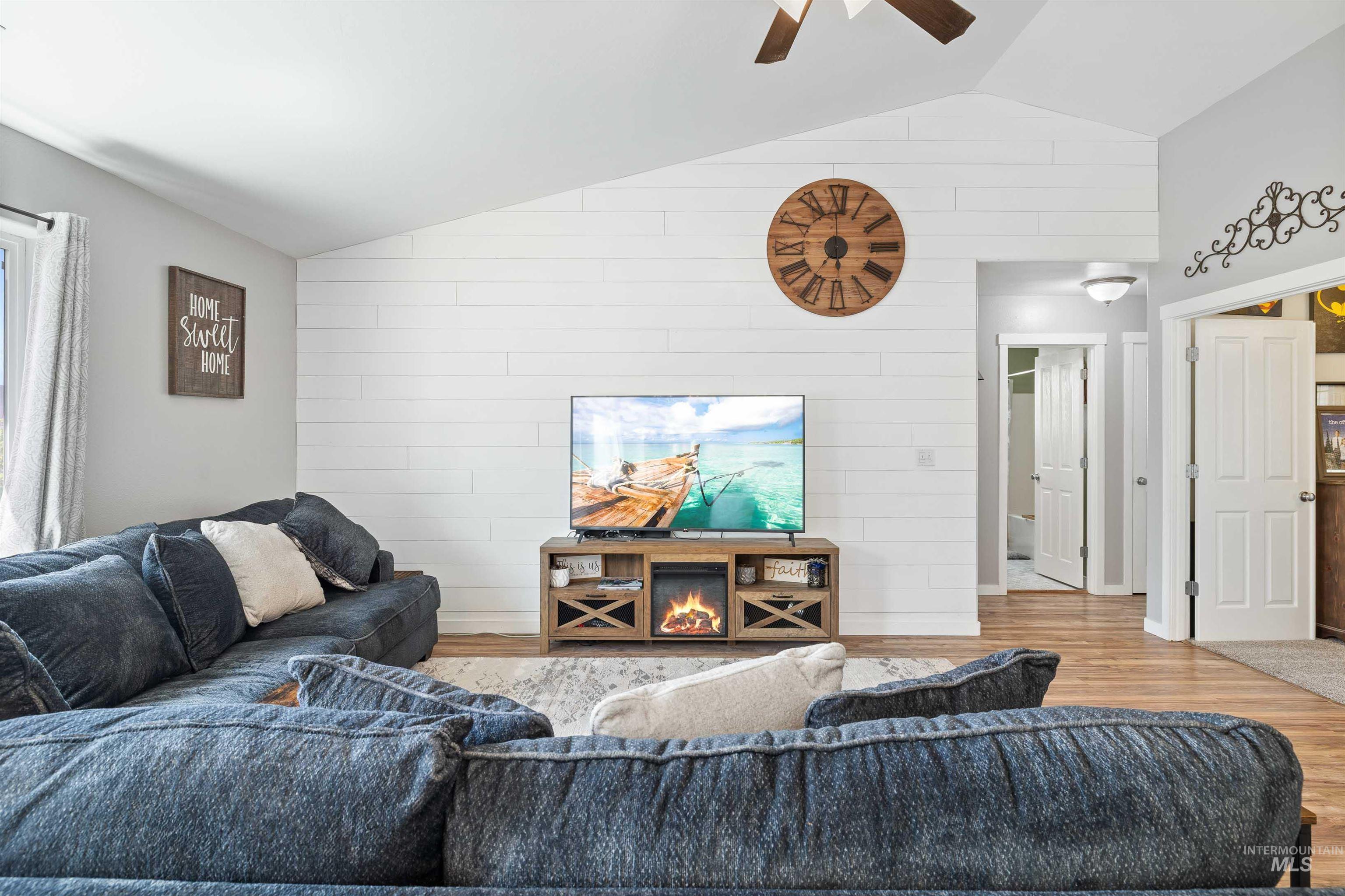 1509 N Cedar Street, Jerome, Idaho 83338, 3 Bedrooms, 2 Bathrooms, Residential For Sale, Price $379,000,MLS 98973417