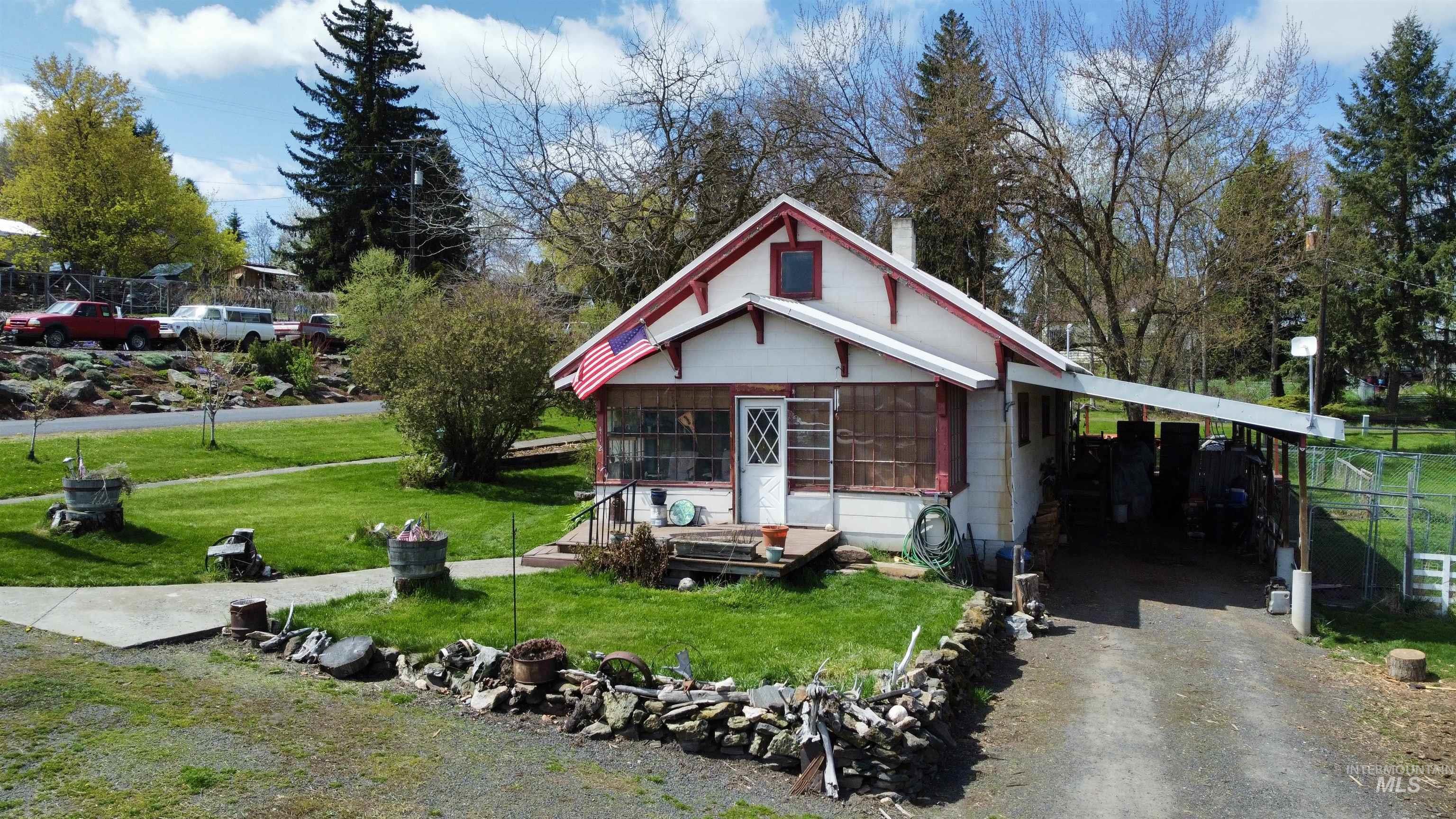 412 Walnut St, Nezperce, Idaho 83543, 3 Bedrooms, 1 Bathroom, Residential For Sale, Price $225,000,MLS 98973420
