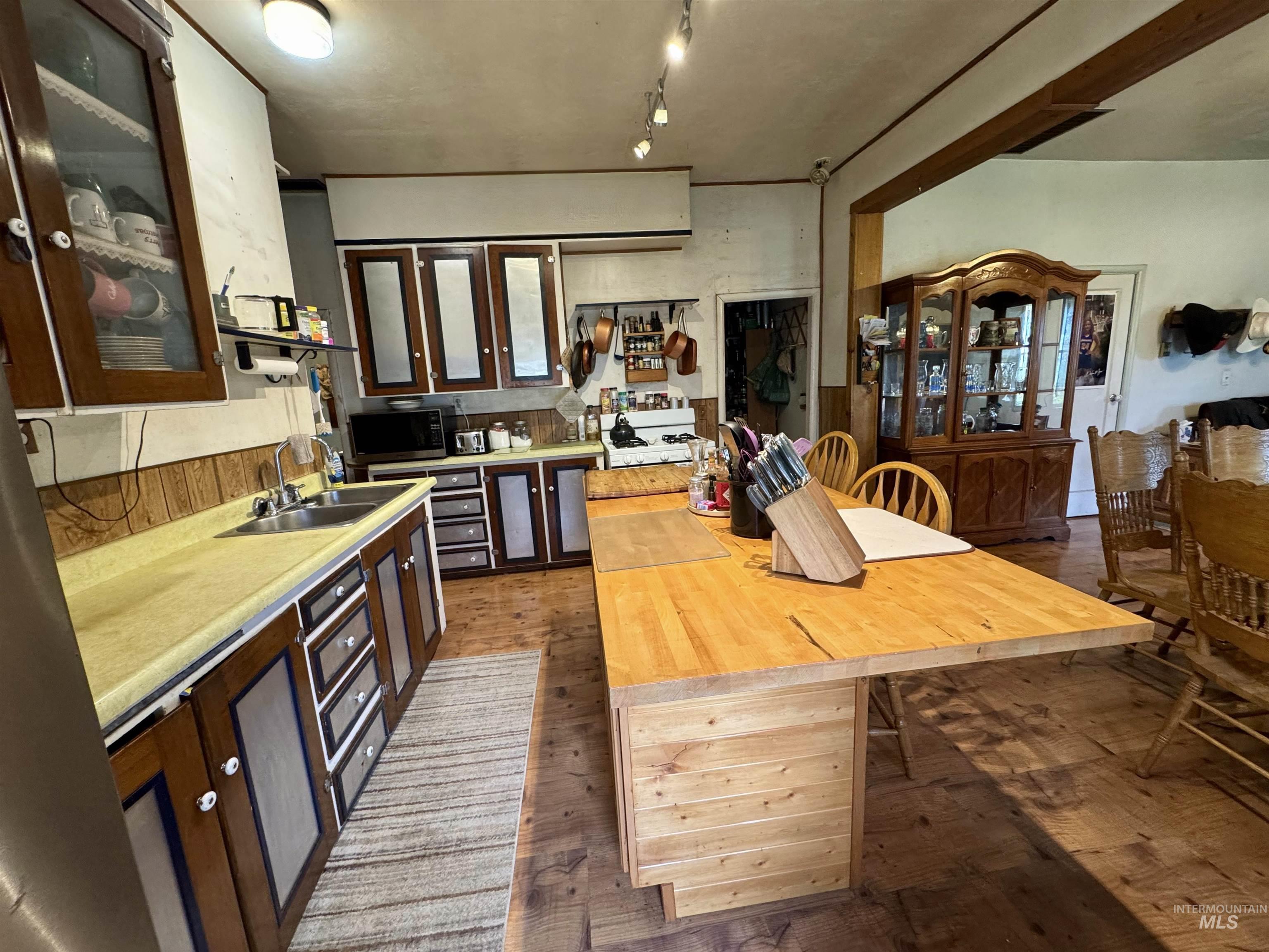 412 Walnut St, Nezperce, Idaho 83543, 3 Bedrooms, 1 Bathroom, Residential For Sale, Price $225,000,MLS 98973420