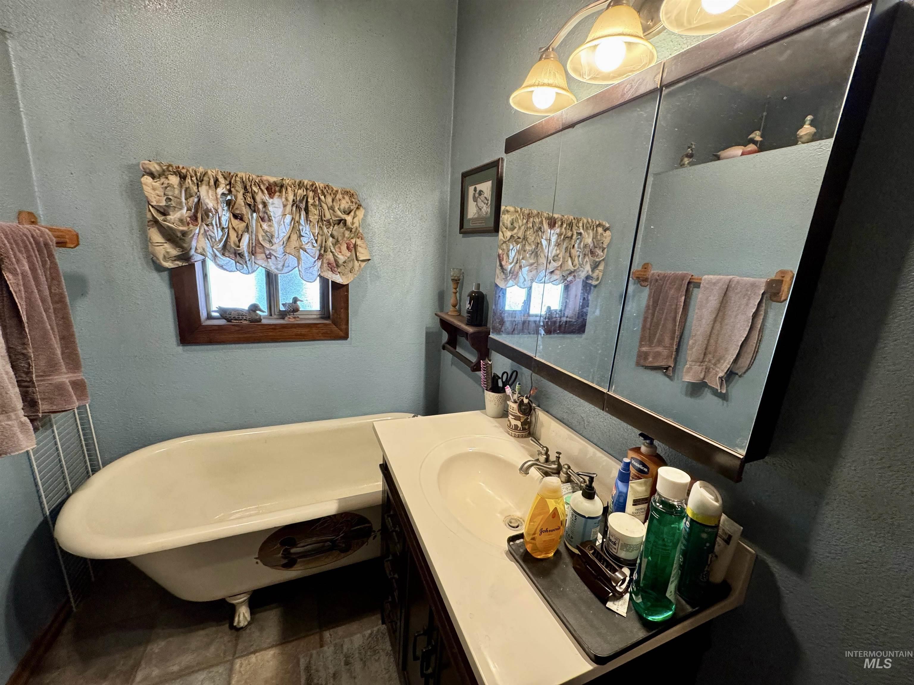 412 Walnut St, Nezperce, Idaho 83543, 3 Bedrooms, 1 Bathroom, Residential For Sale, Price $225,000,MLS 98973420