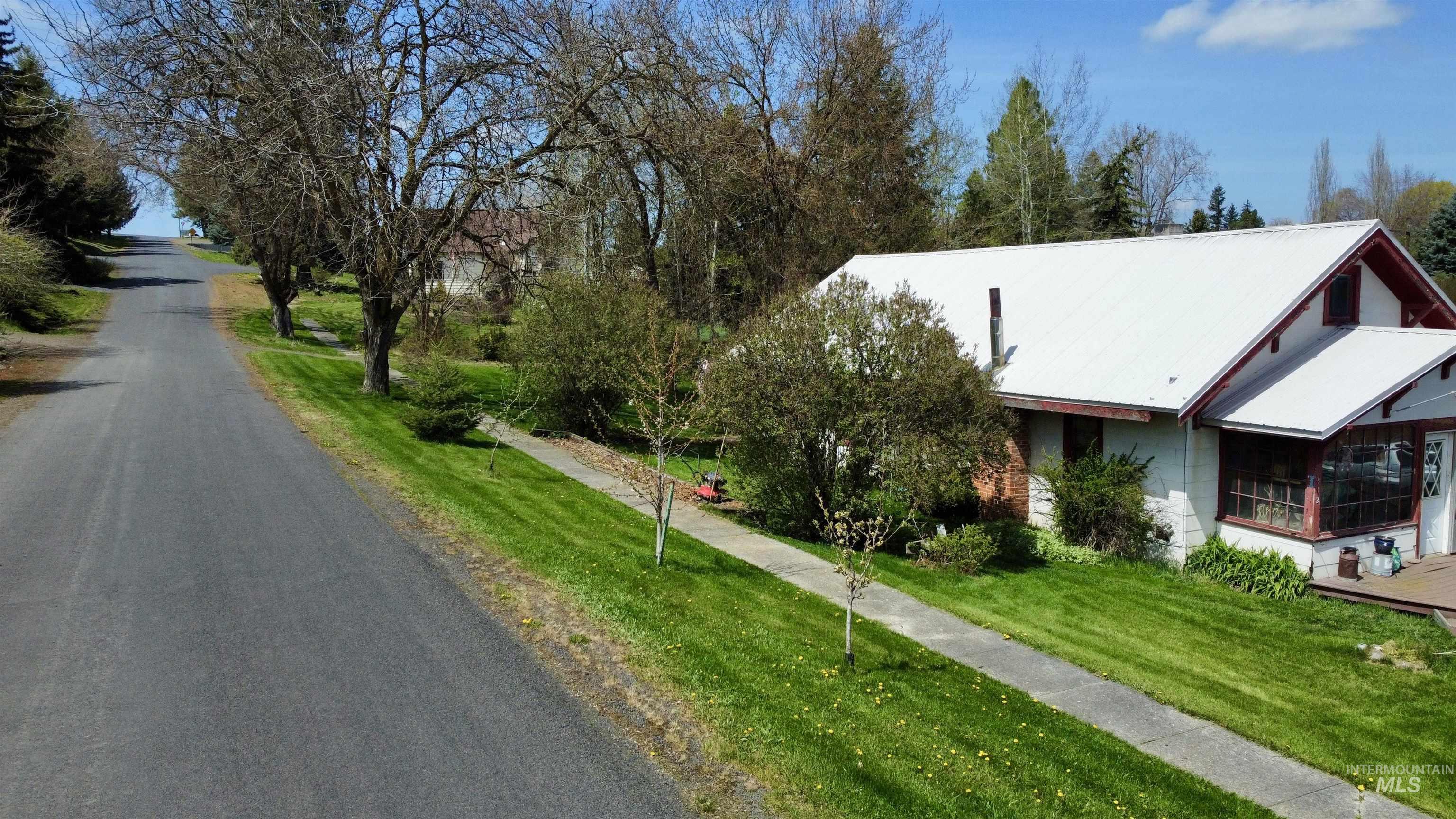 412 Walnut St, Nezperce, Idaho 83543, 3 Bedrooms, 1 Bathroom, Residential For Sale, Price $225,000,MLS 98973420