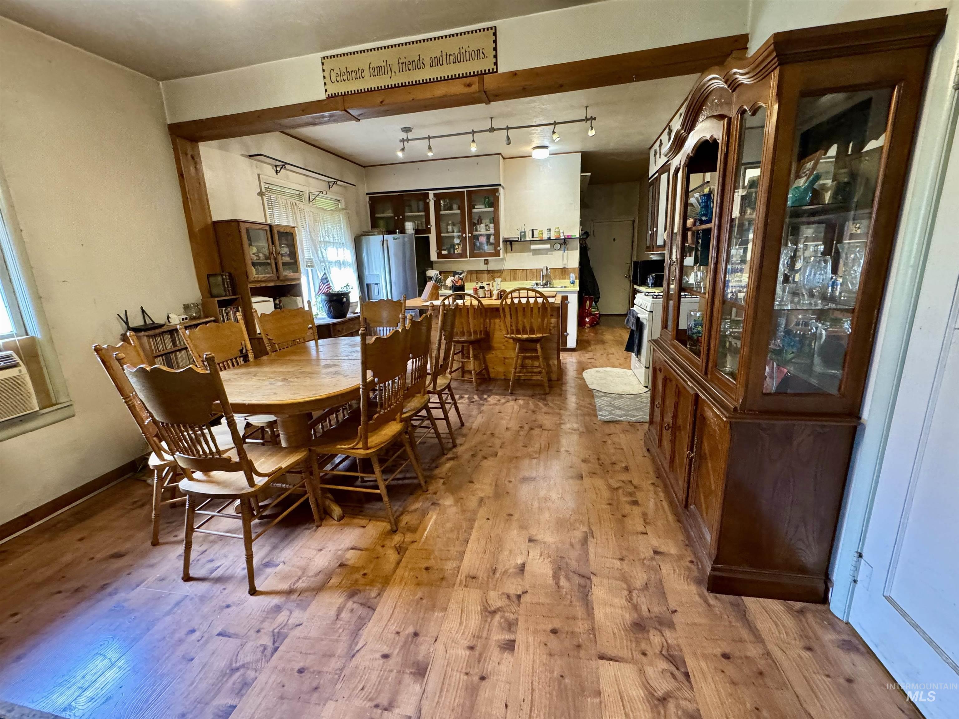 412 Walnut St, Nezperce, Idaho 83543, 3 Bedrooms, 1 Bathroom, Residential For Sale, Price $225,000,MLS 98973420