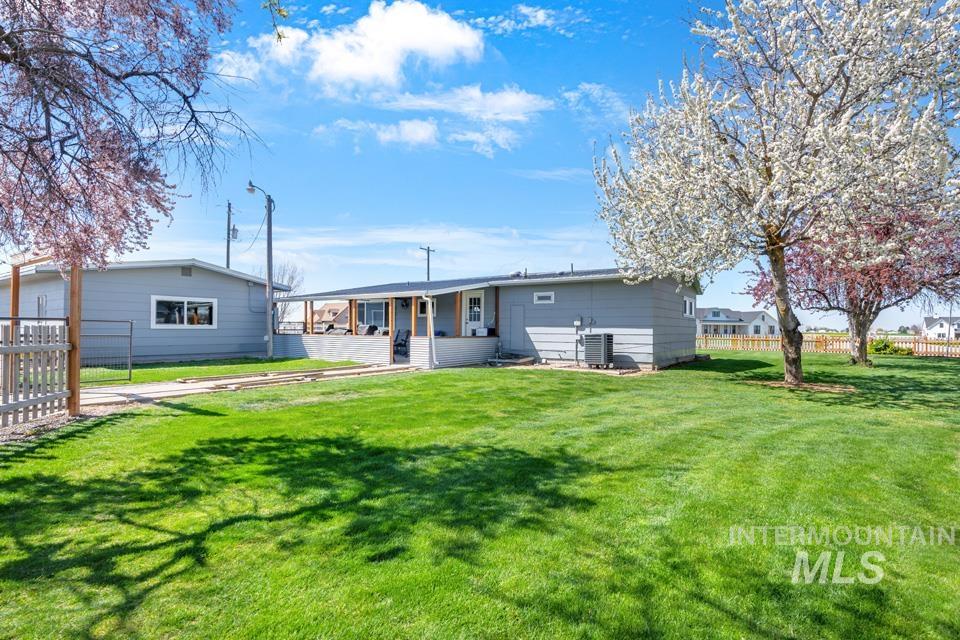 7242 Boise Rd, Fruitland, Idaho 83619-0000, 2 Bedrooms, 1 Bathroom, Residential For Sale, Price $425,000,MLS 98973421