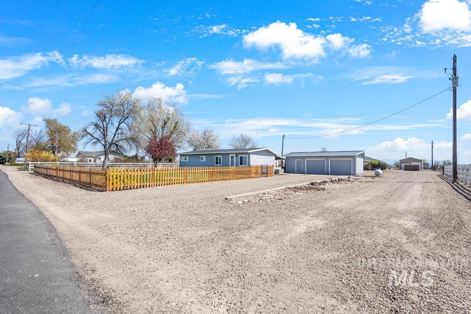 7242 Boise Rd, Fruitland, Idaho 83619-0000, 2 Bedrooms, 1 Bathroom, Residential For Sale, Price $425,000,MLS 98973421