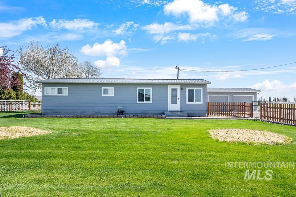 7242 Boise Rd, Fruitland, Idaho 83619-0000, 2 Bedrooms, 1 Bathroom, Residential For Sale, Price $425,000,MLS 98973421