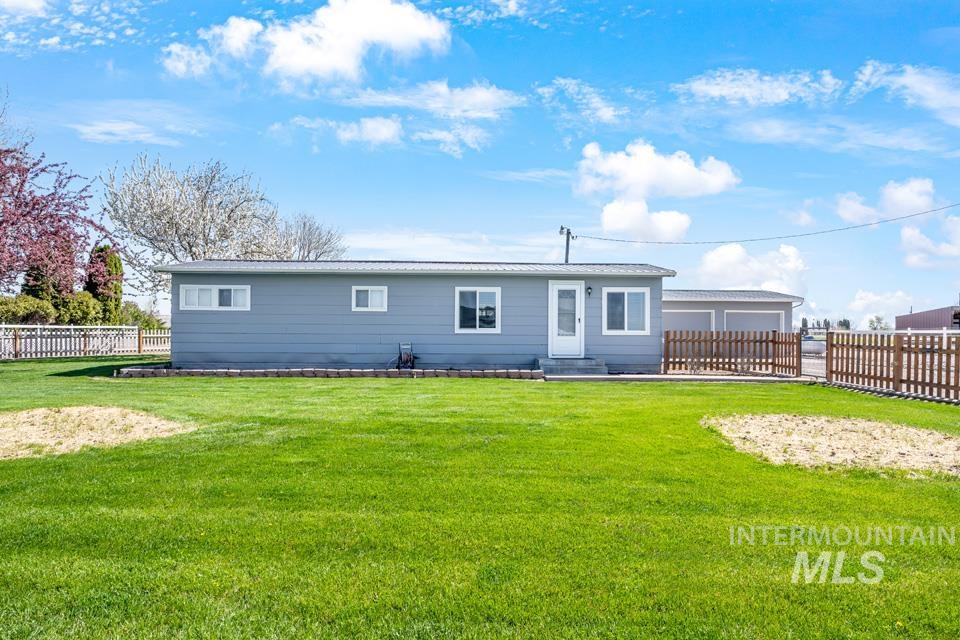 7242 Boise Rd, Fruitland, Idaho 83619-0000, 2 Bedrooms, 1 Bathroom, Residential For Sale, Price $425,000,MLS 98973421