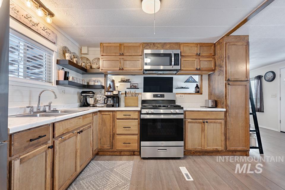 7242 Boise Rd, Fruitland, Idaho 83619-0000, 2 Bedrooms, 1 Bathroom, Residential For Sale, Price $425,000,MLS 98973421