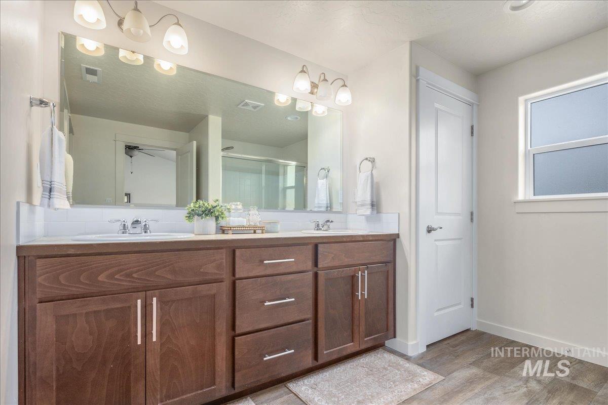 171 S Fuji Ave, Emmett, Idaho 83617, 4 Bedrooms, 2 Bathrooms, Residential For Sale, Price $459,000,MLS 98973422